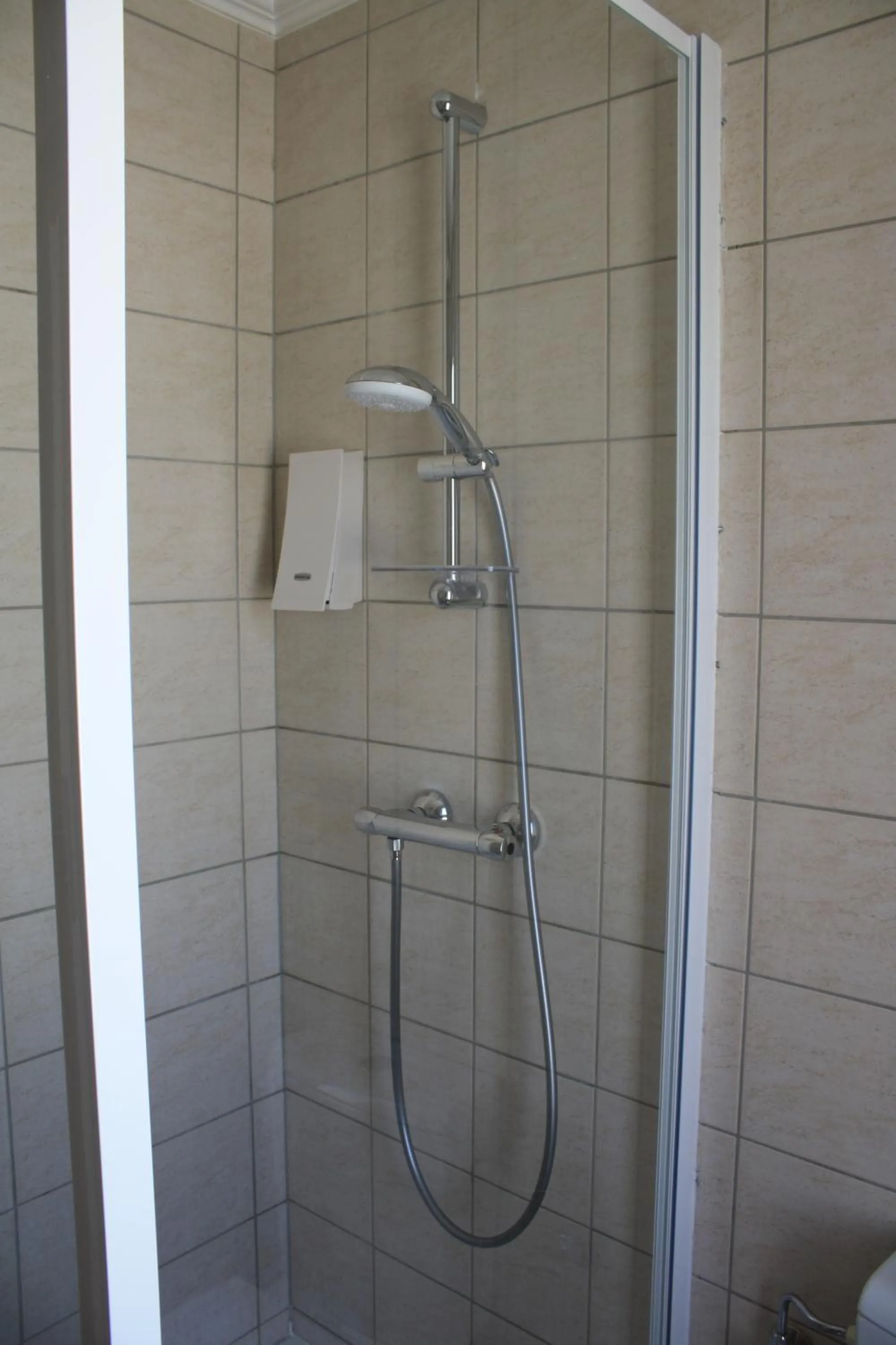 Shower in BIVIUS Hotel Restaurant Luxembourg