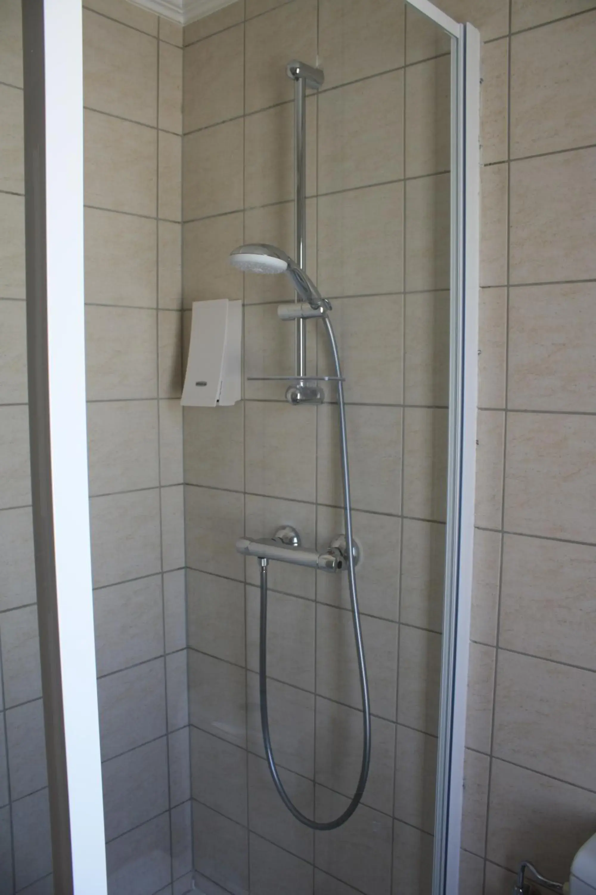 Shower, Bathroom in BIVIUS eat&sleep