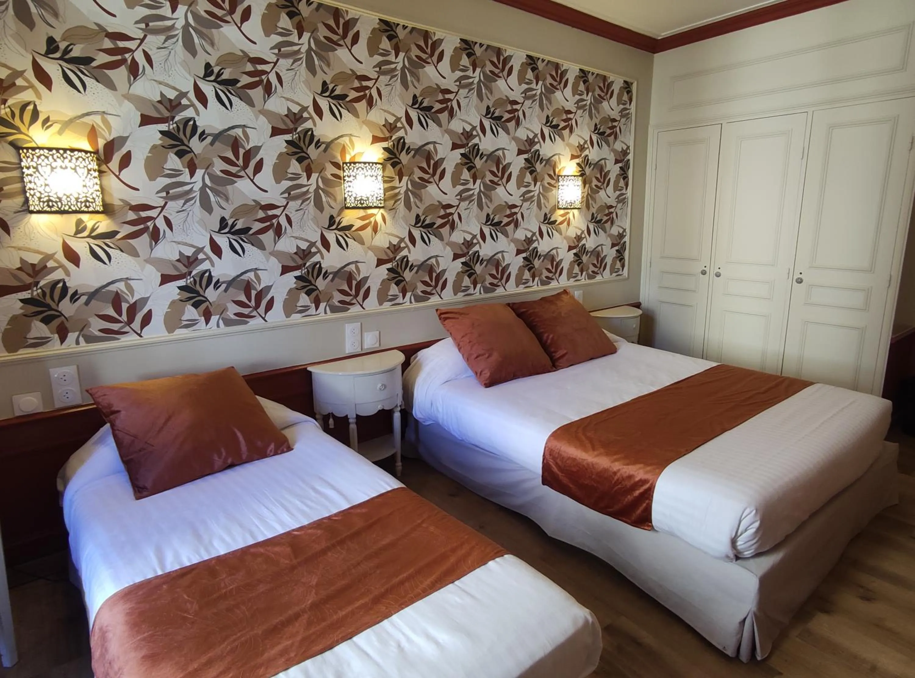 Bedroom, Bed in Le Pavillon Saint-Martin