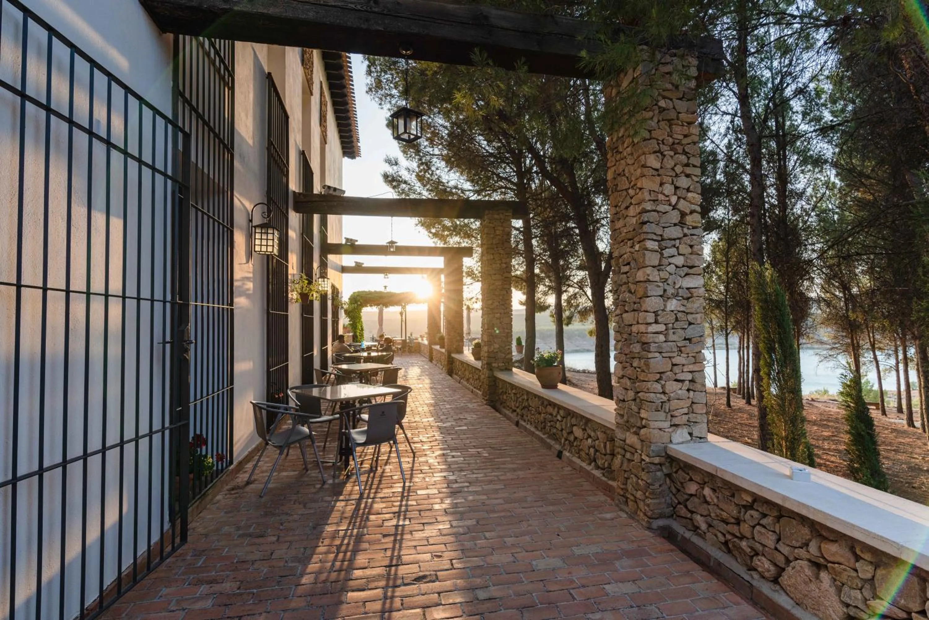 Restaurant/places to eat in Hotel Rural La Alcanacia