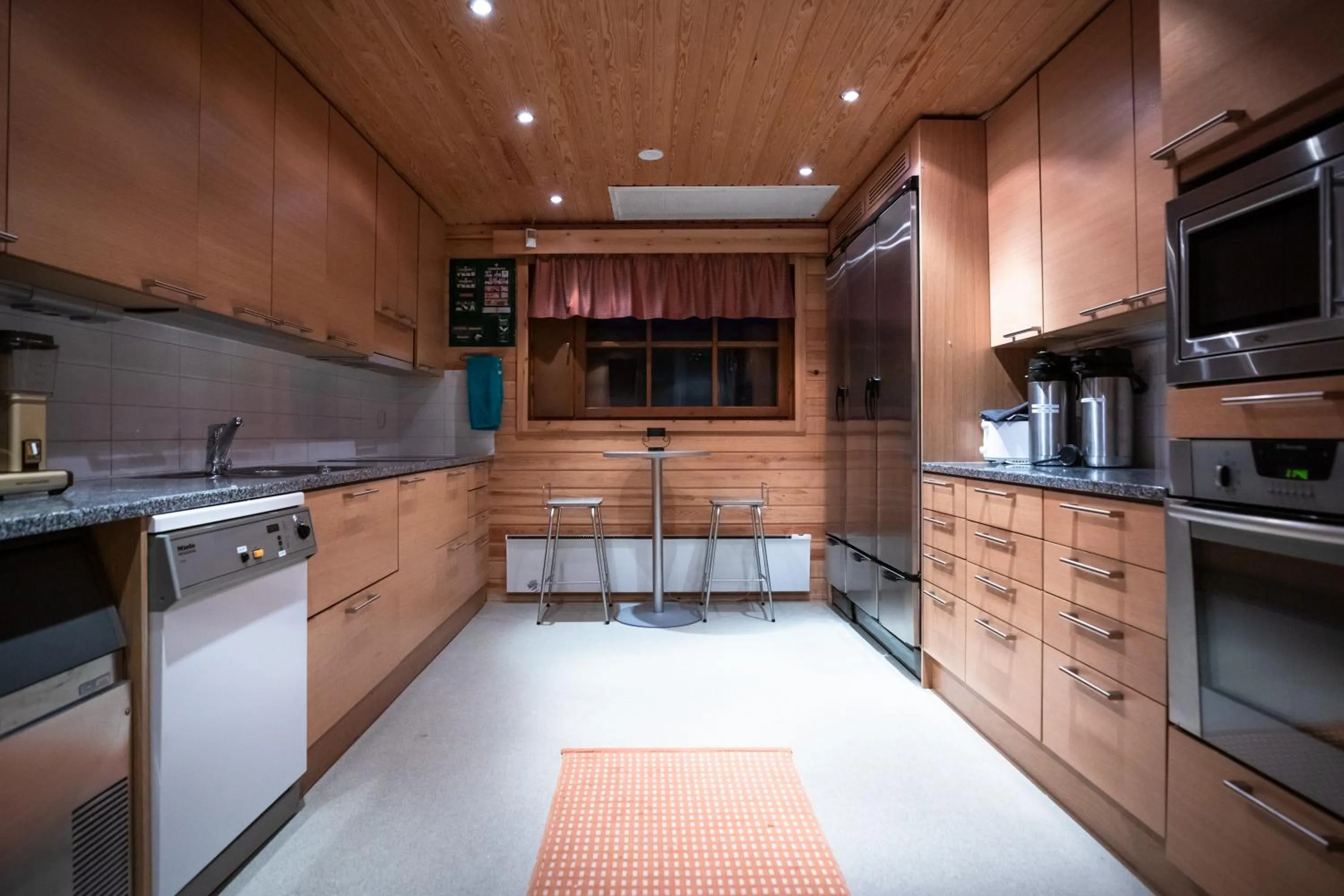 Kitchen or kitchenette in Santa's Hotel Aurora & Igloos