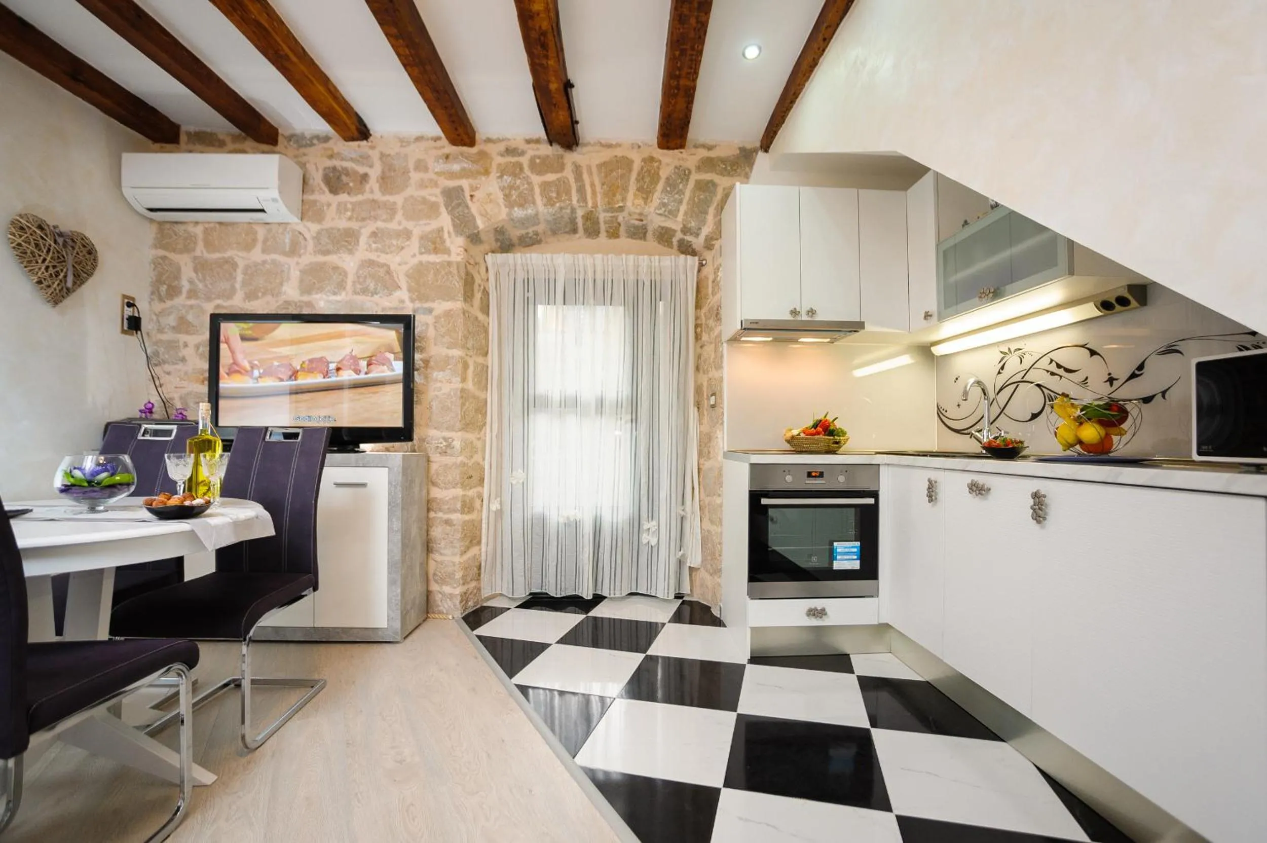 Property building in Apartment and Room Nona Stella