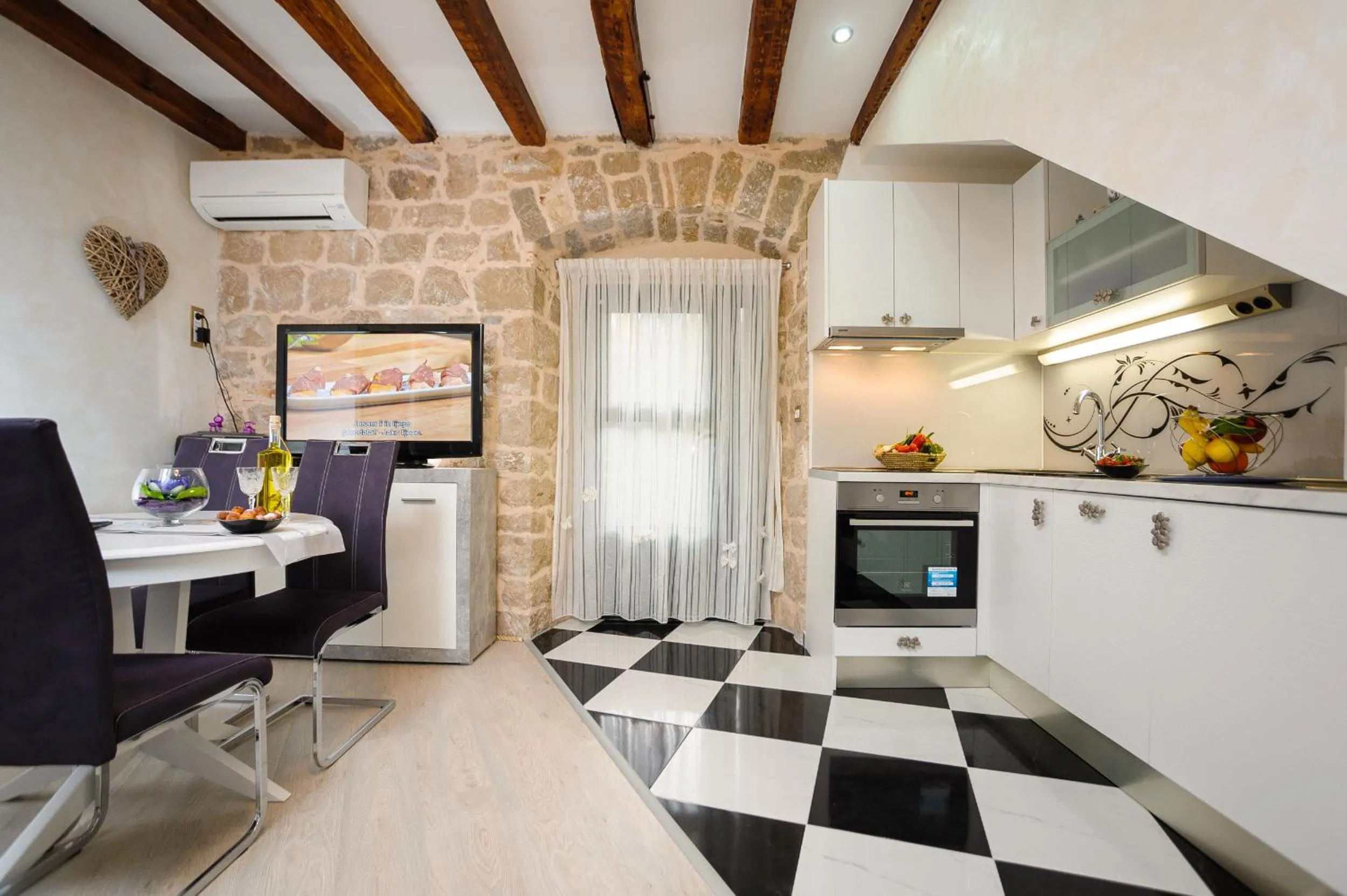Property building in Apartment and Room Nona Stella
