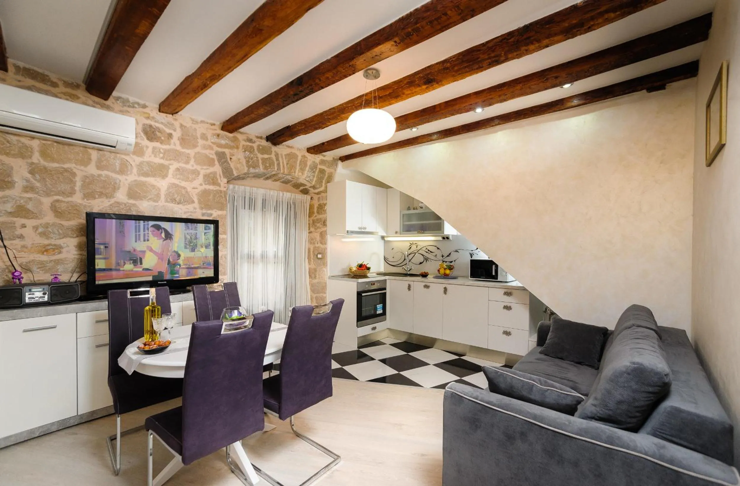 Property building in Apartment and Room Nona Stella