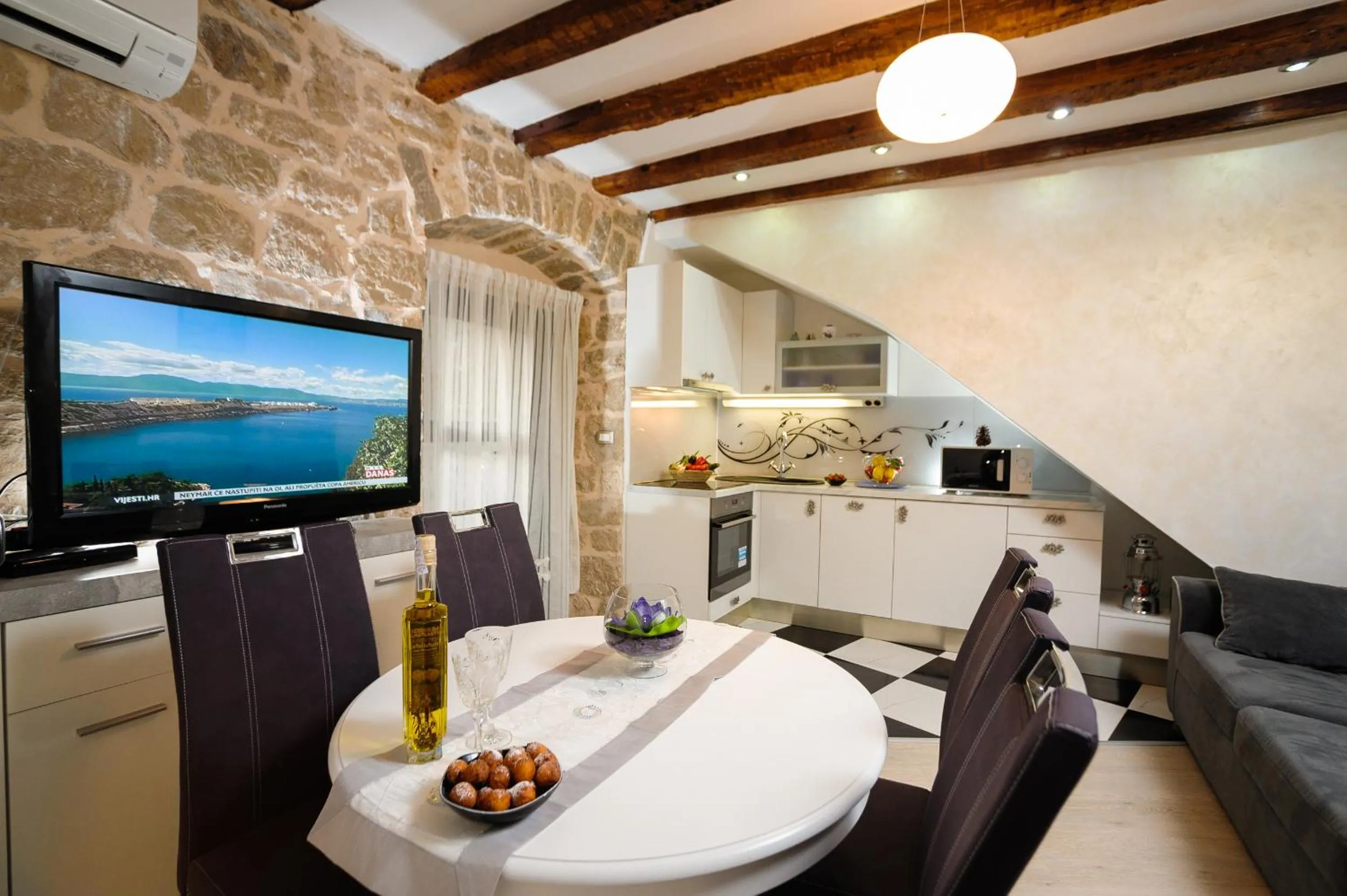 Property building in Apartment and Room Nona Stella