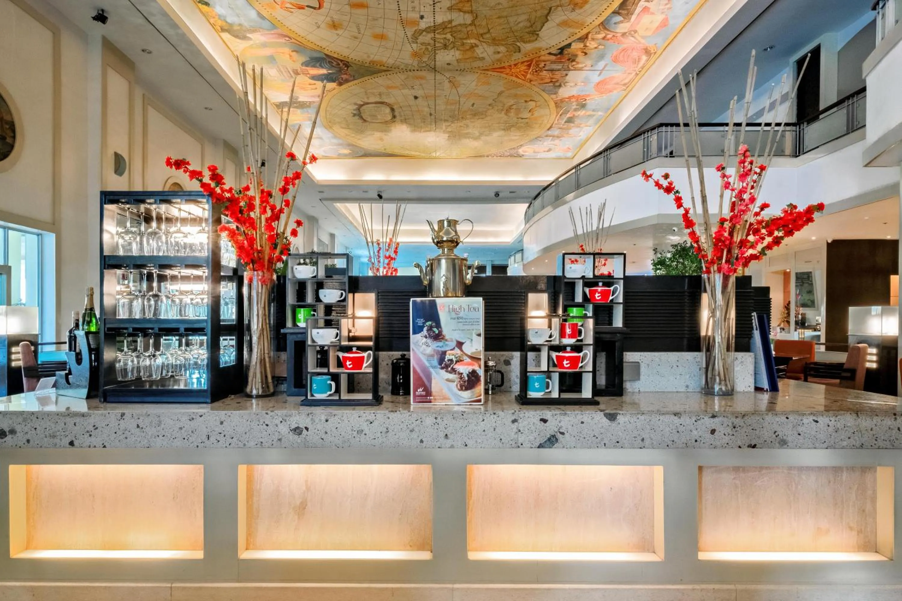 Lounge or bar in Waterfront Cebu City Hotel & Casino