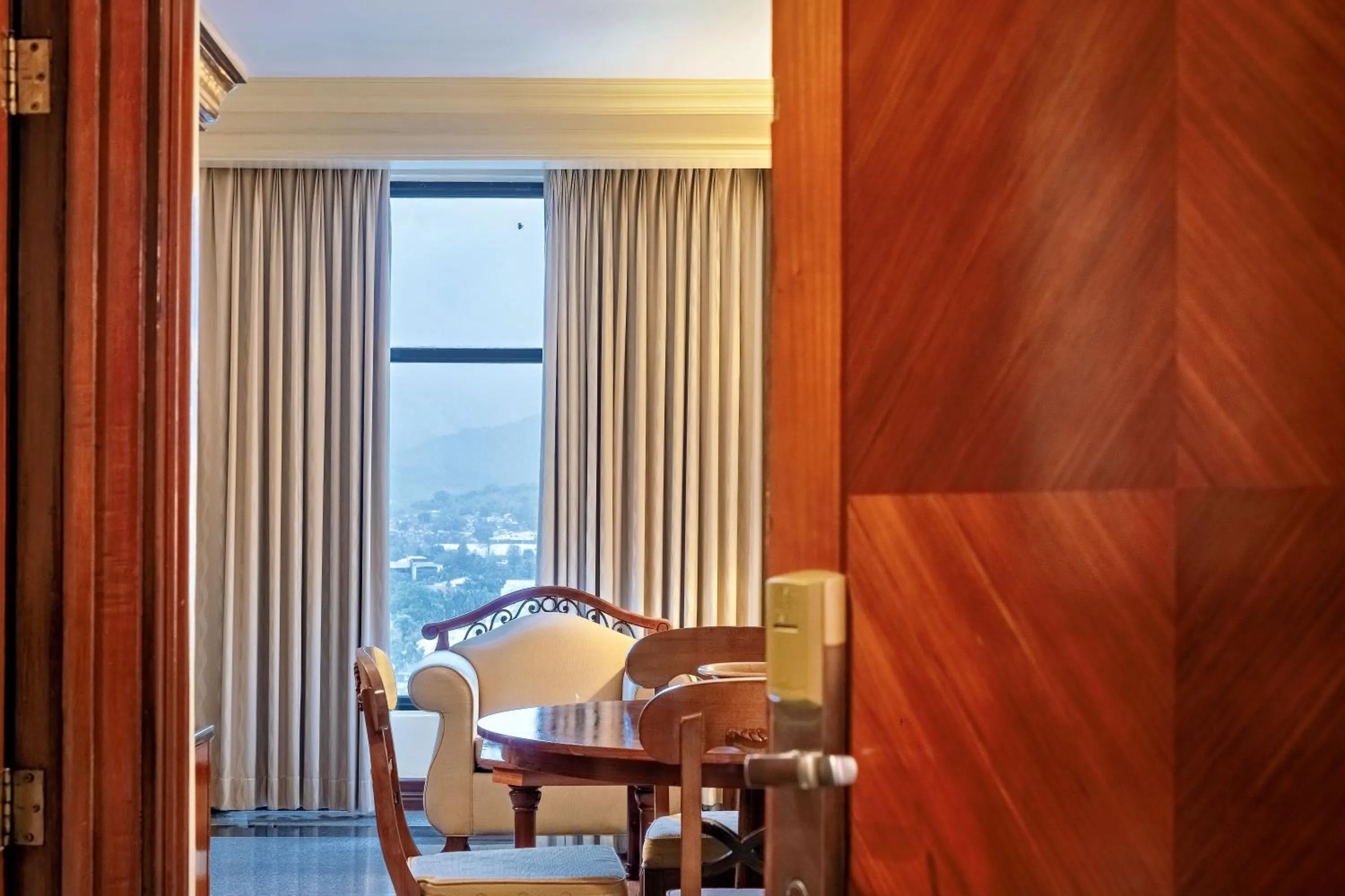 Living room in Waterfront Cebu City Hotel & Casino