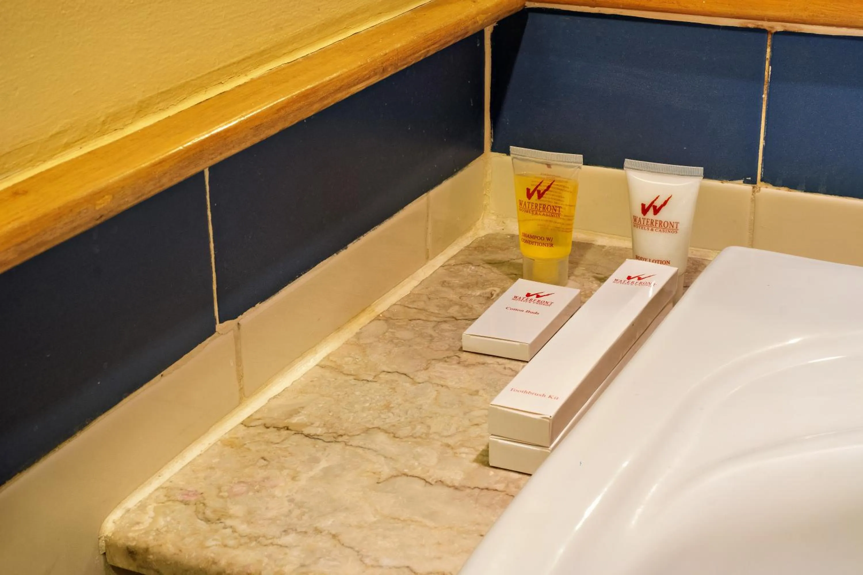 towels, Bed in Waterfront Cebu City Hotel & Casino