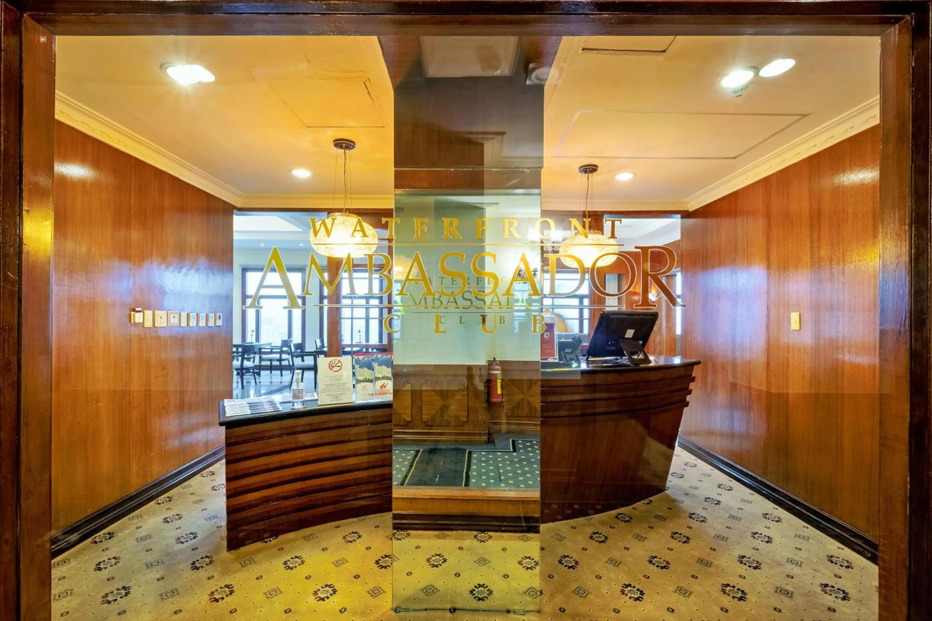 Communal lounge/ TV room in Waterfront Cebu City Hotel & Casino