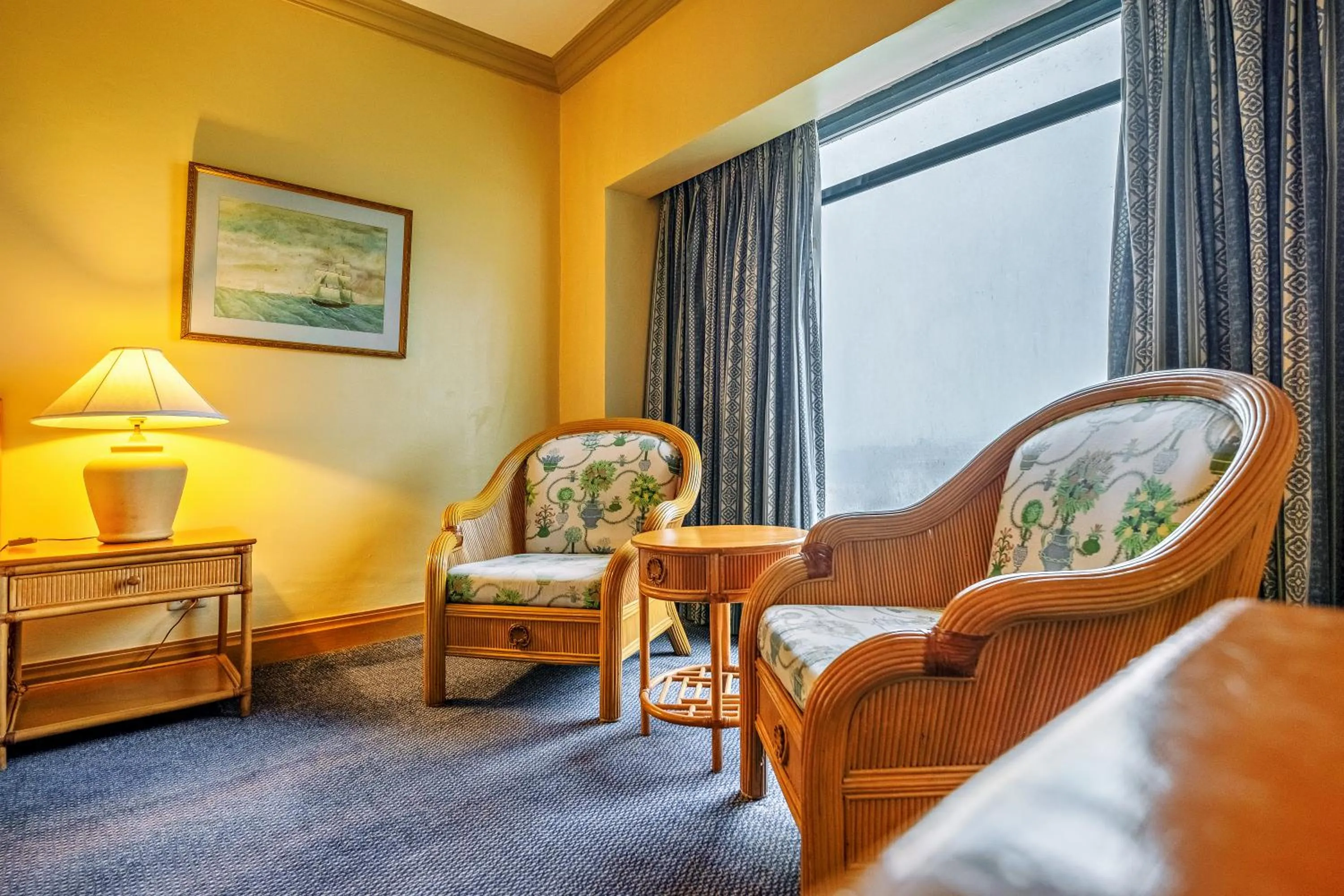 Bed in Waterfront Cebu City Hotel & Casino