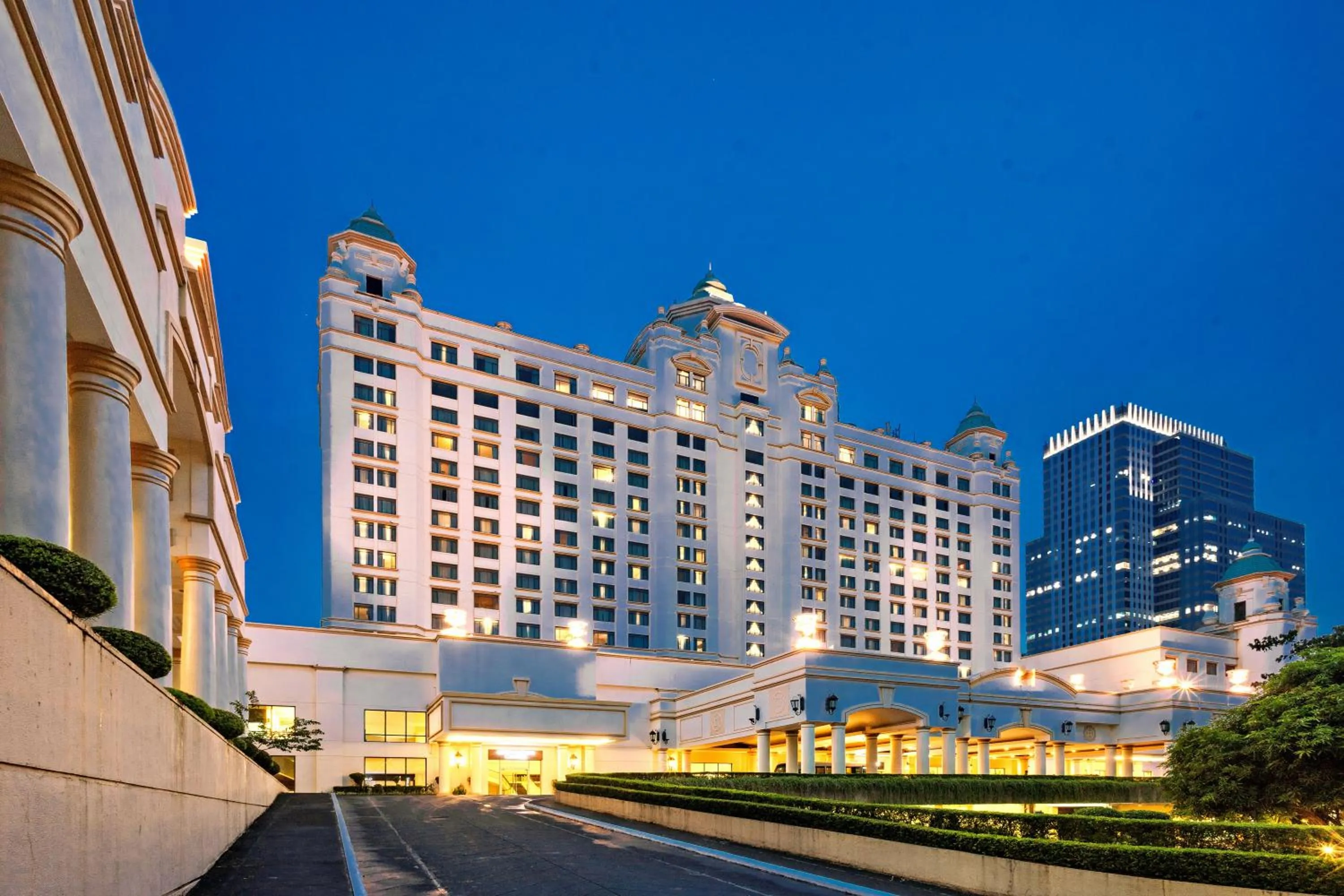 Facade/entrance in Waterfront Cebu City Hotel & Casino