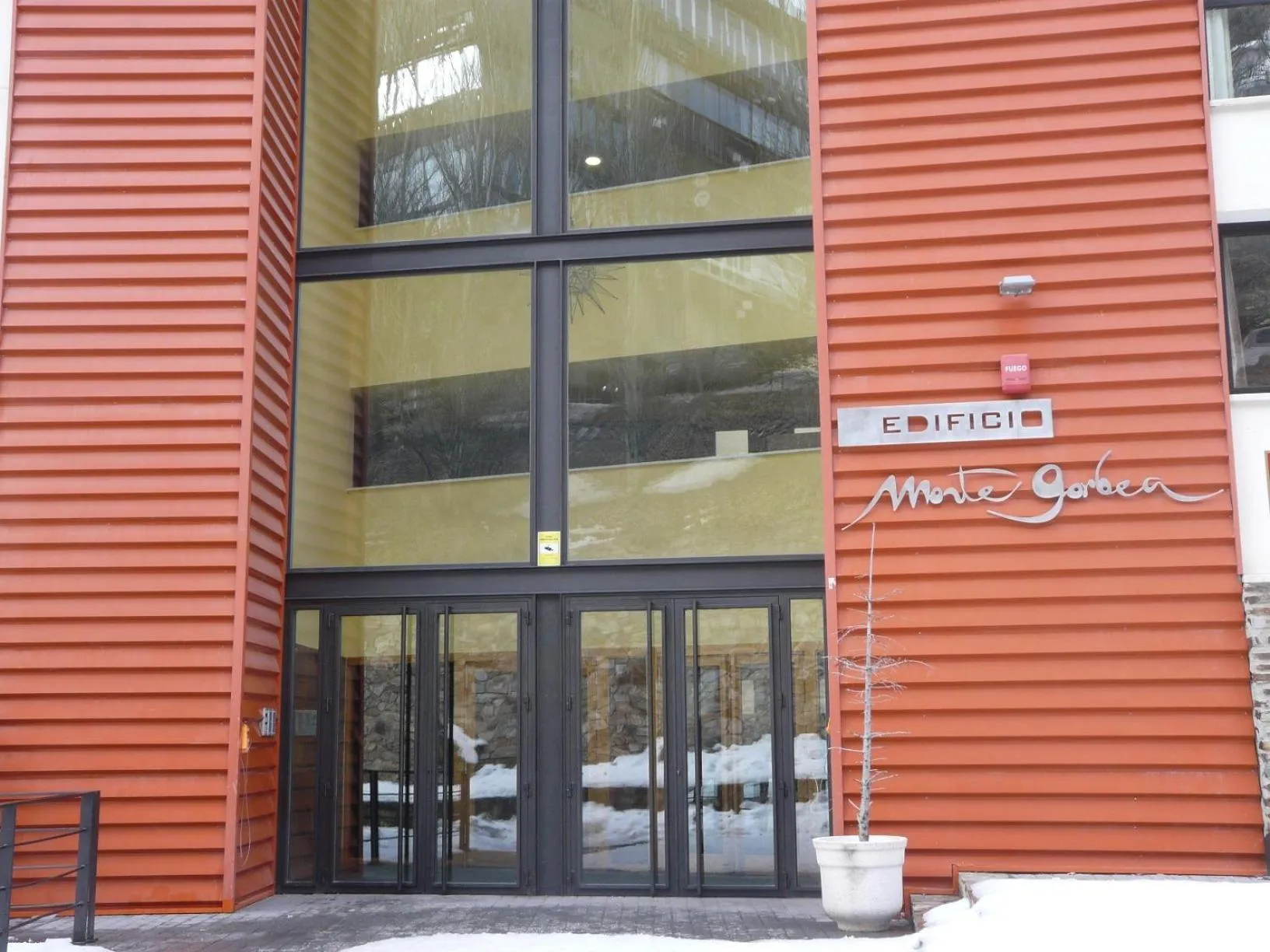 Facade/entrance in Apartamentos Montegorbea