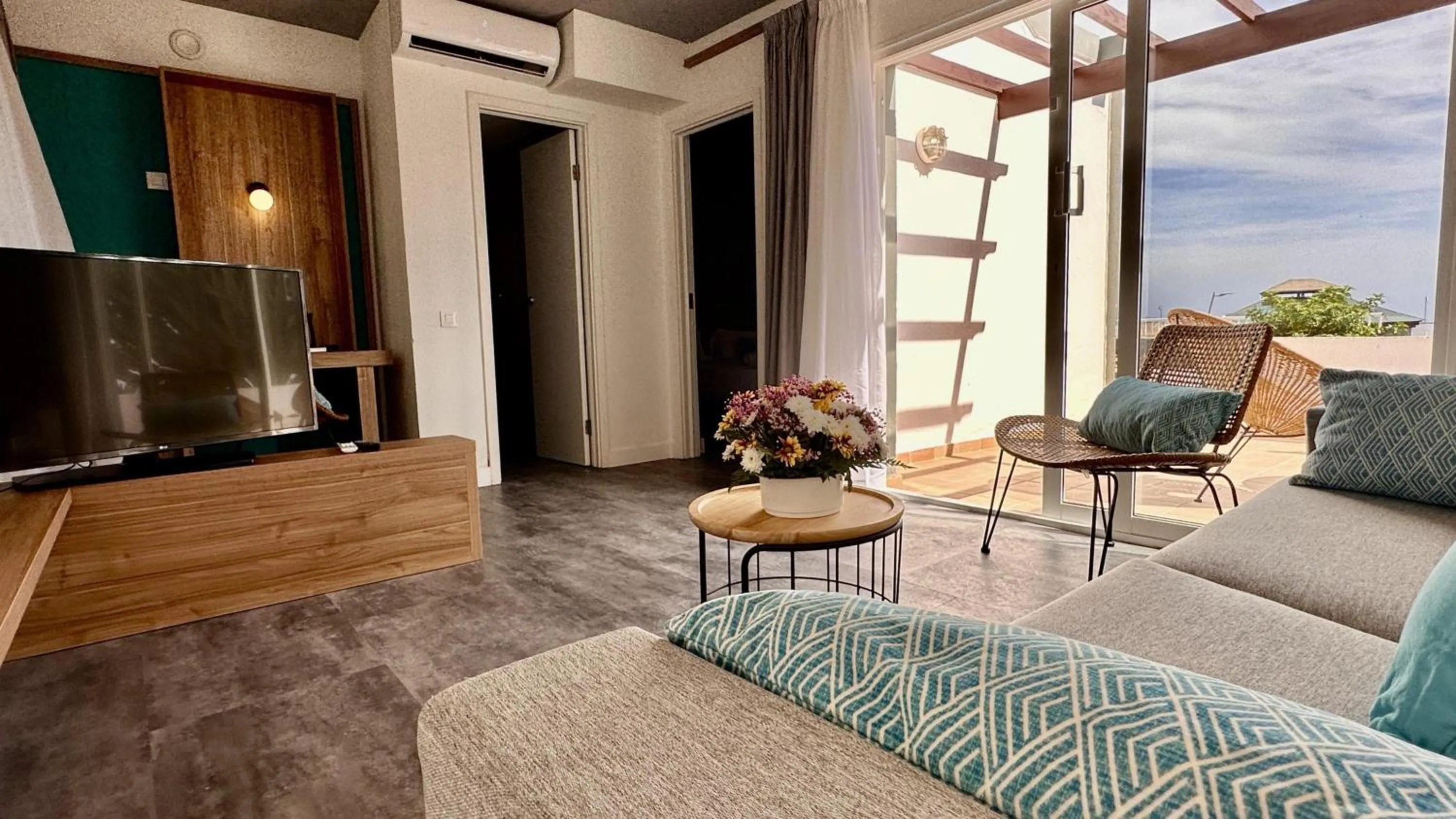 Photo of the whole room in BLUESEA Club Caleta Dorada