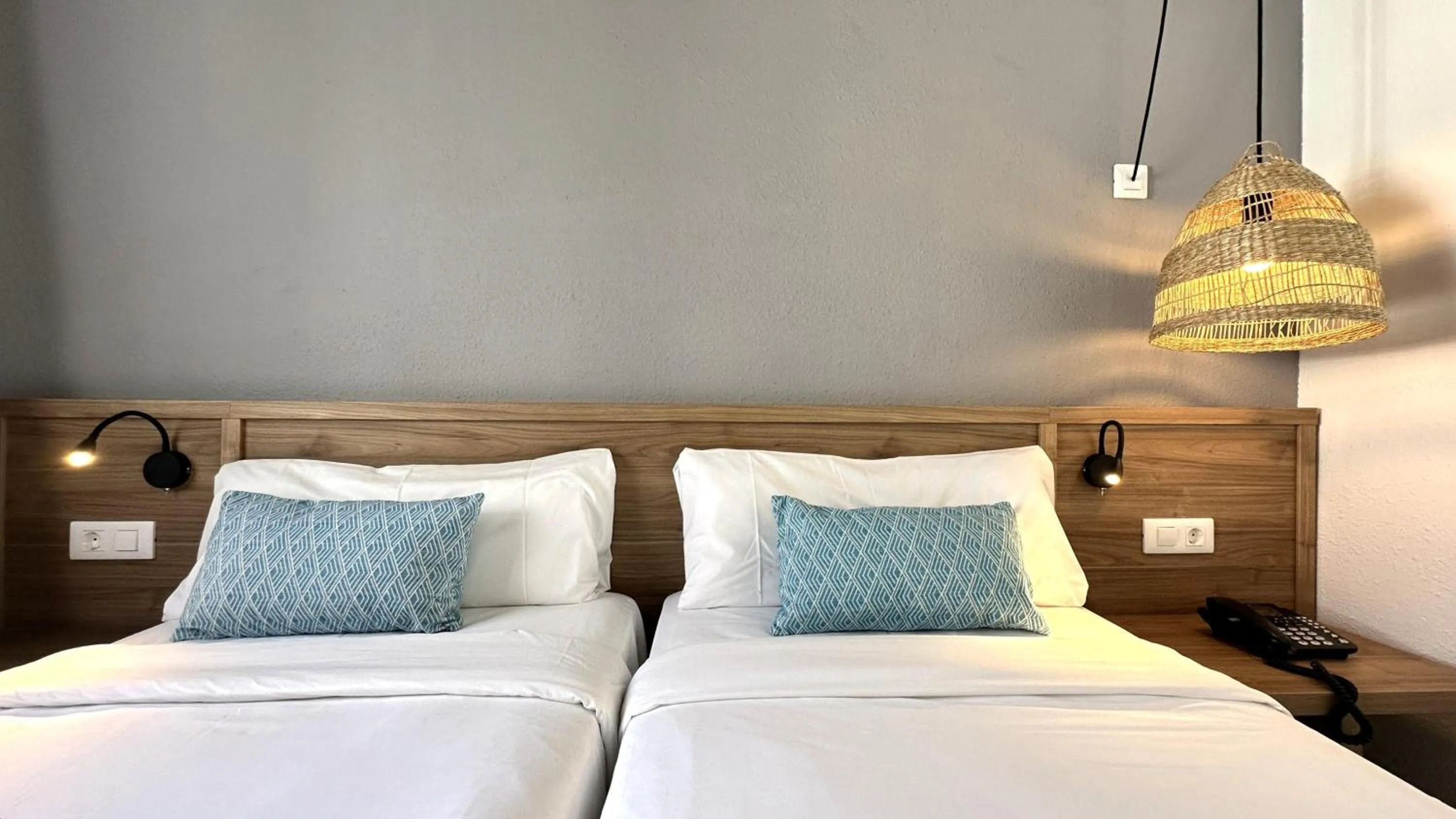 Photo of the whole room, Bed in Caleta Dorada