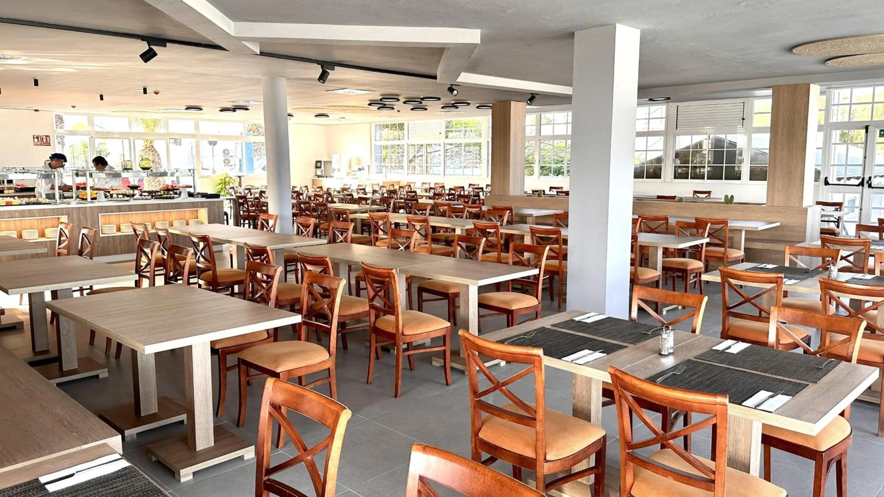 Restaurant/places to eat in Caleta Dorada