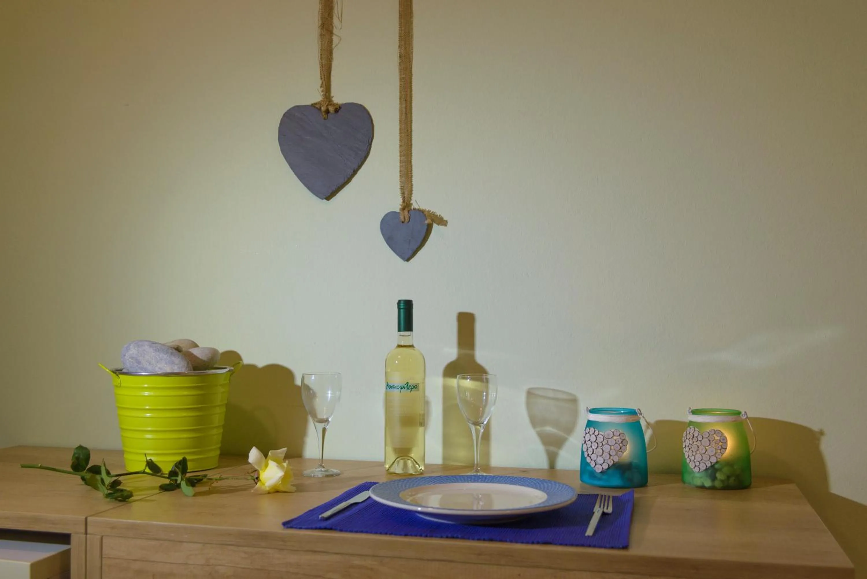 Food and drinks in Aptera Beach