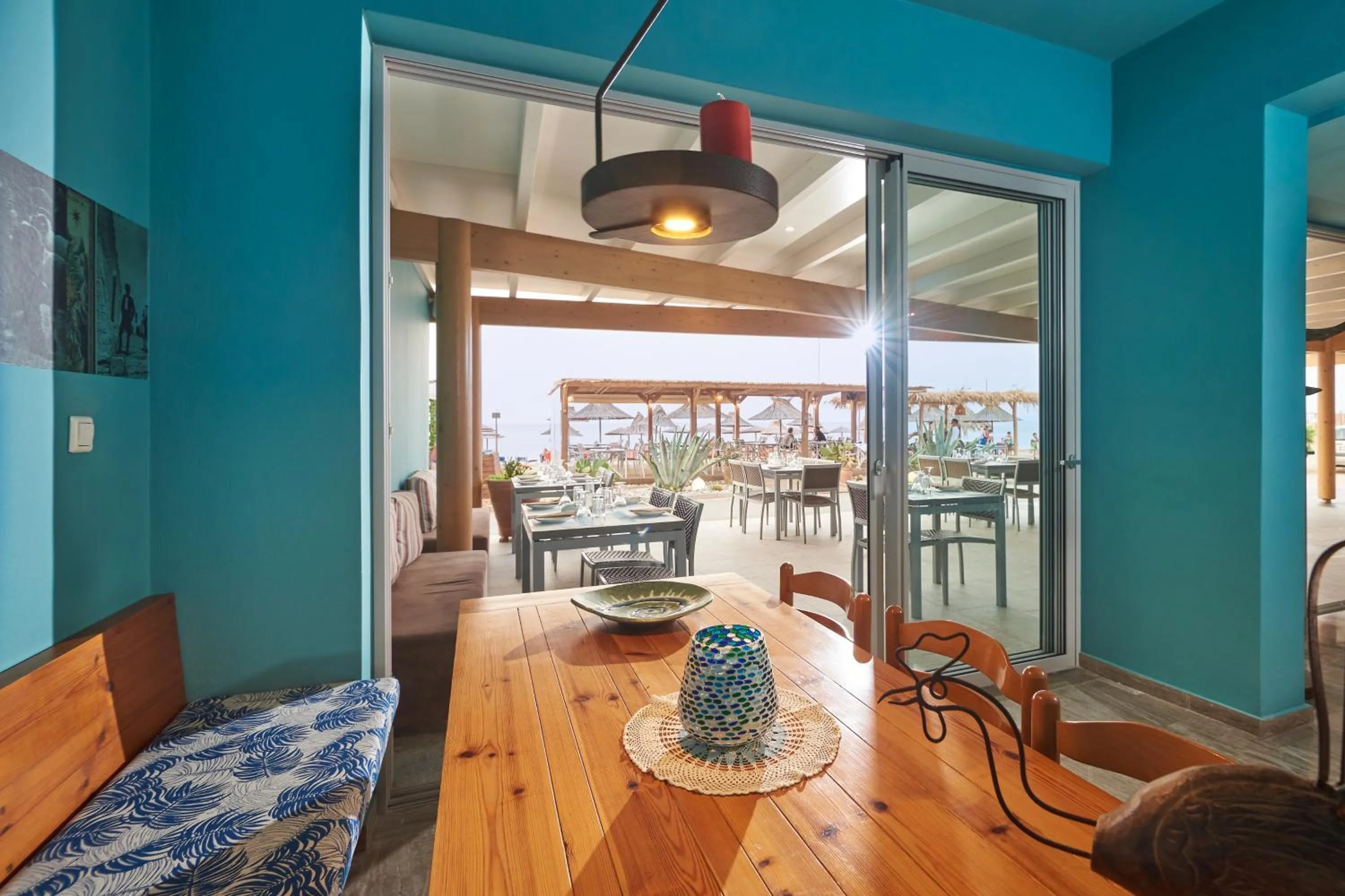 Restaurant/places to eat in Aptera Beach