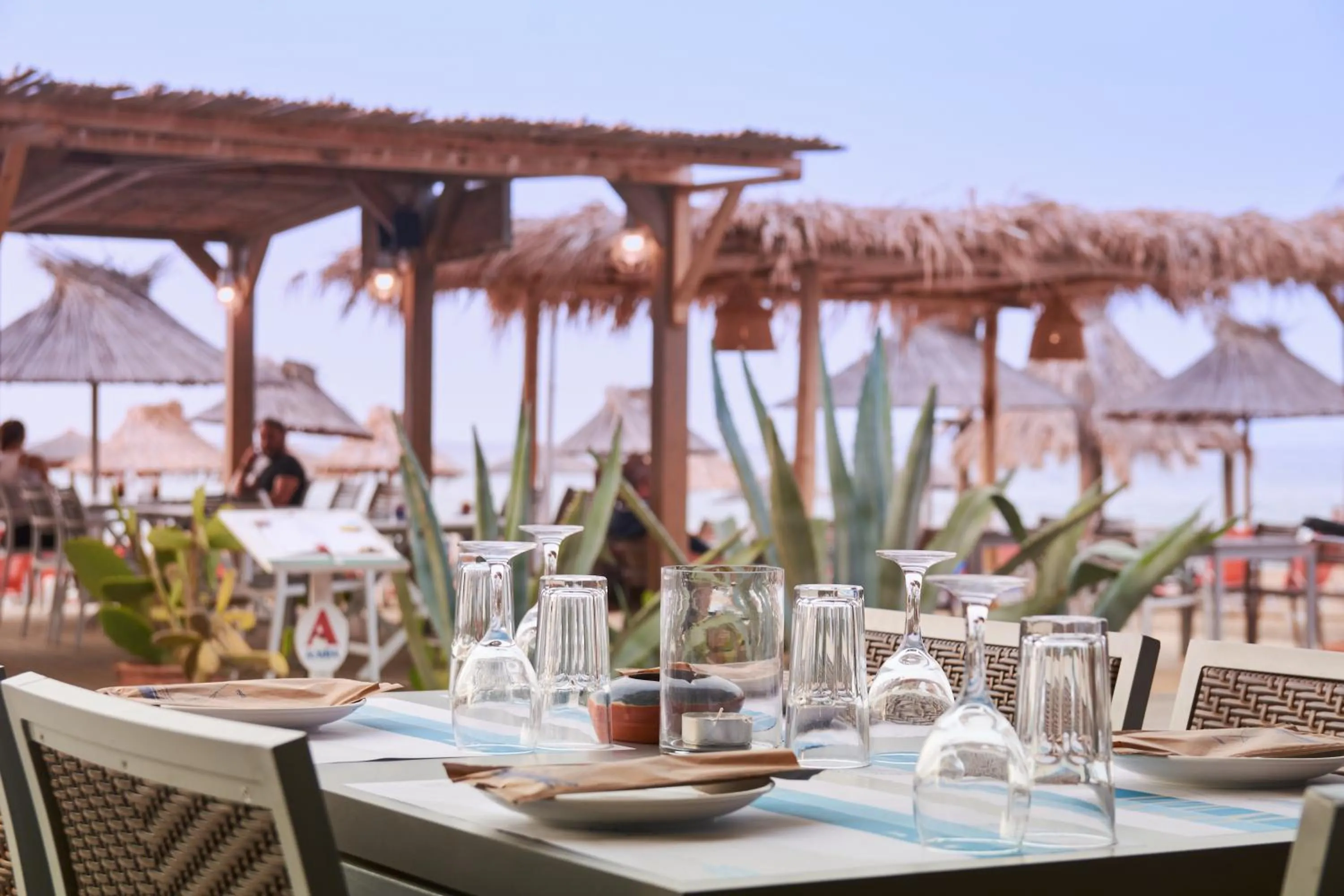 Restaurant/places to eat in Aptera Beach