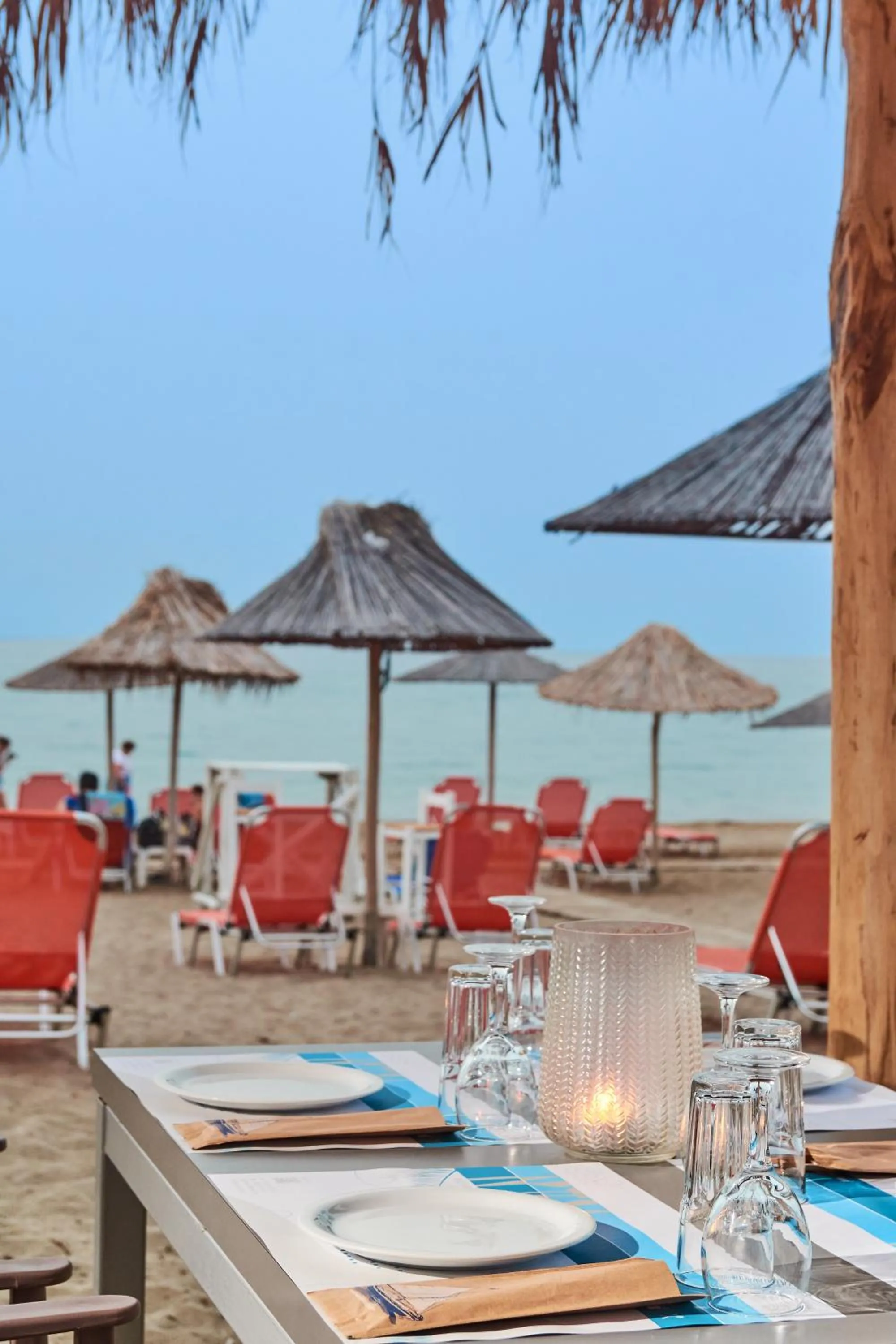 Restaurant/places to eat in Aptera Beach