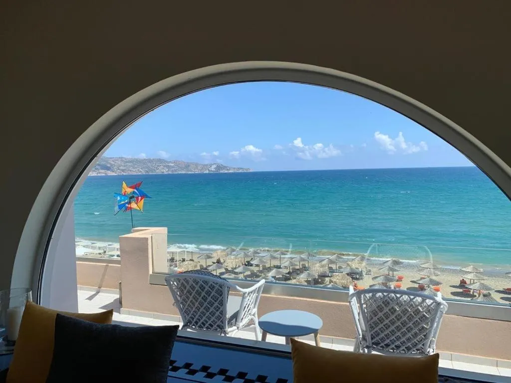 Seating area in Aptera Beach