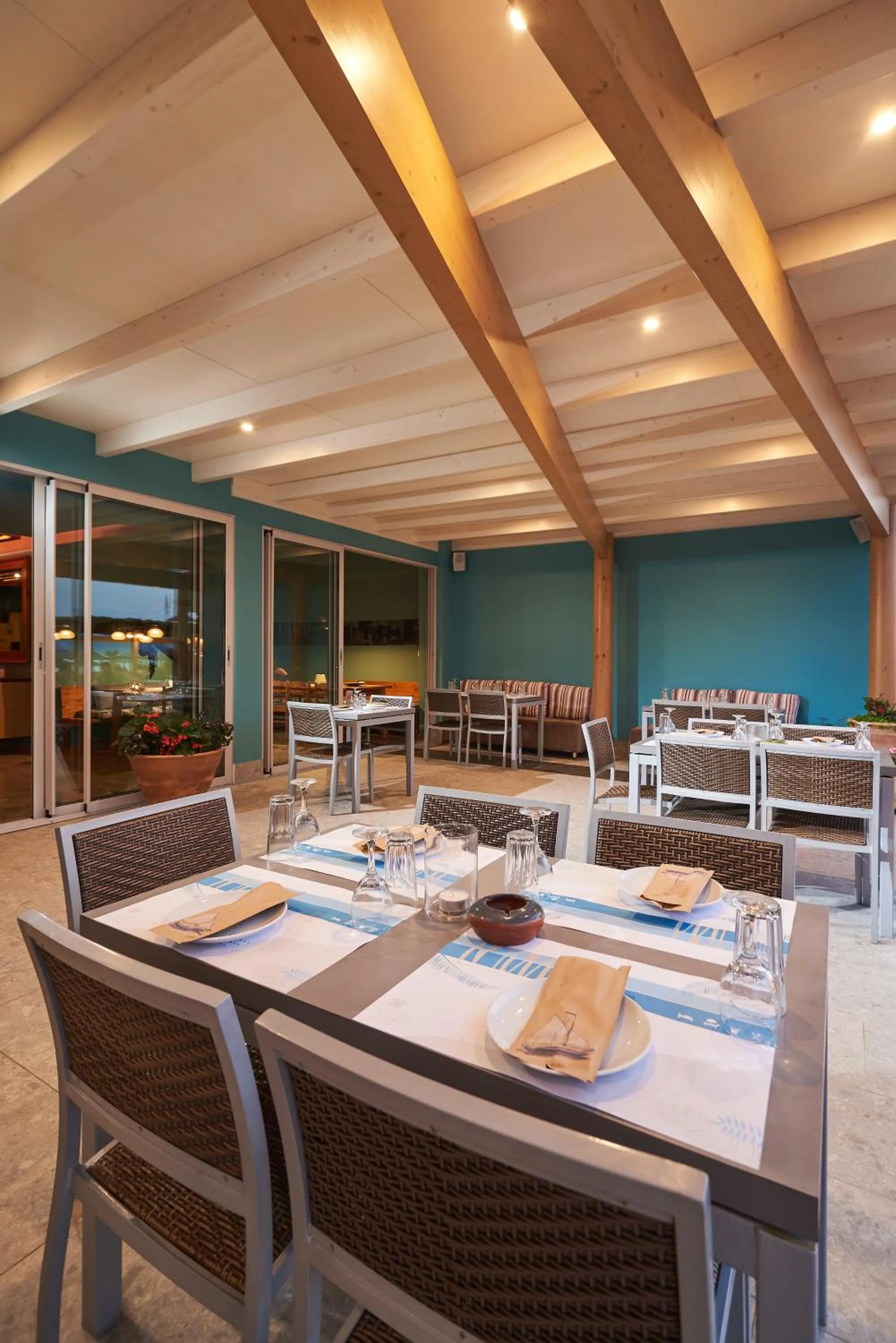 Breakfast in Aptera Beach
