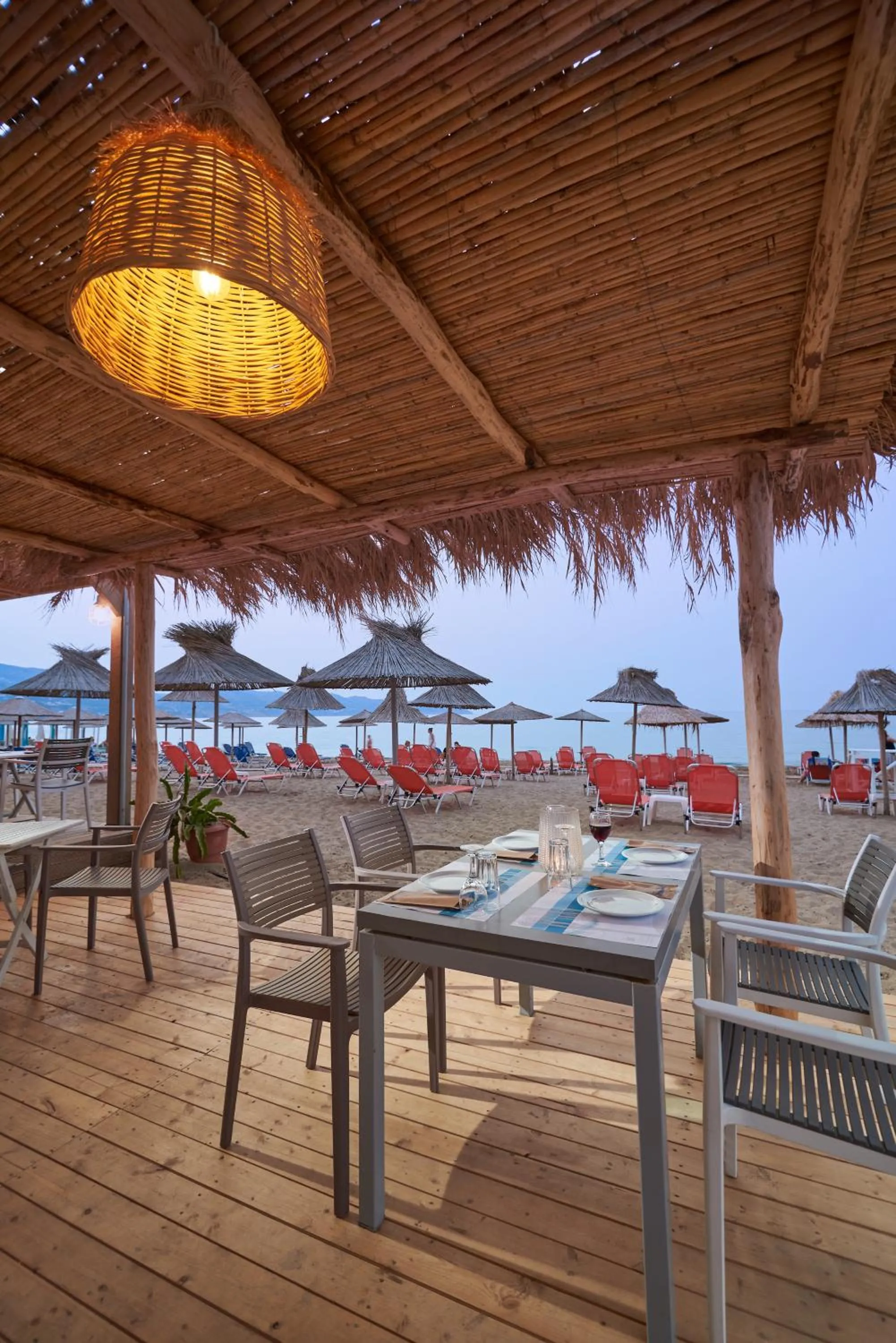 Restaurant/places to eat in Aptera Beach
