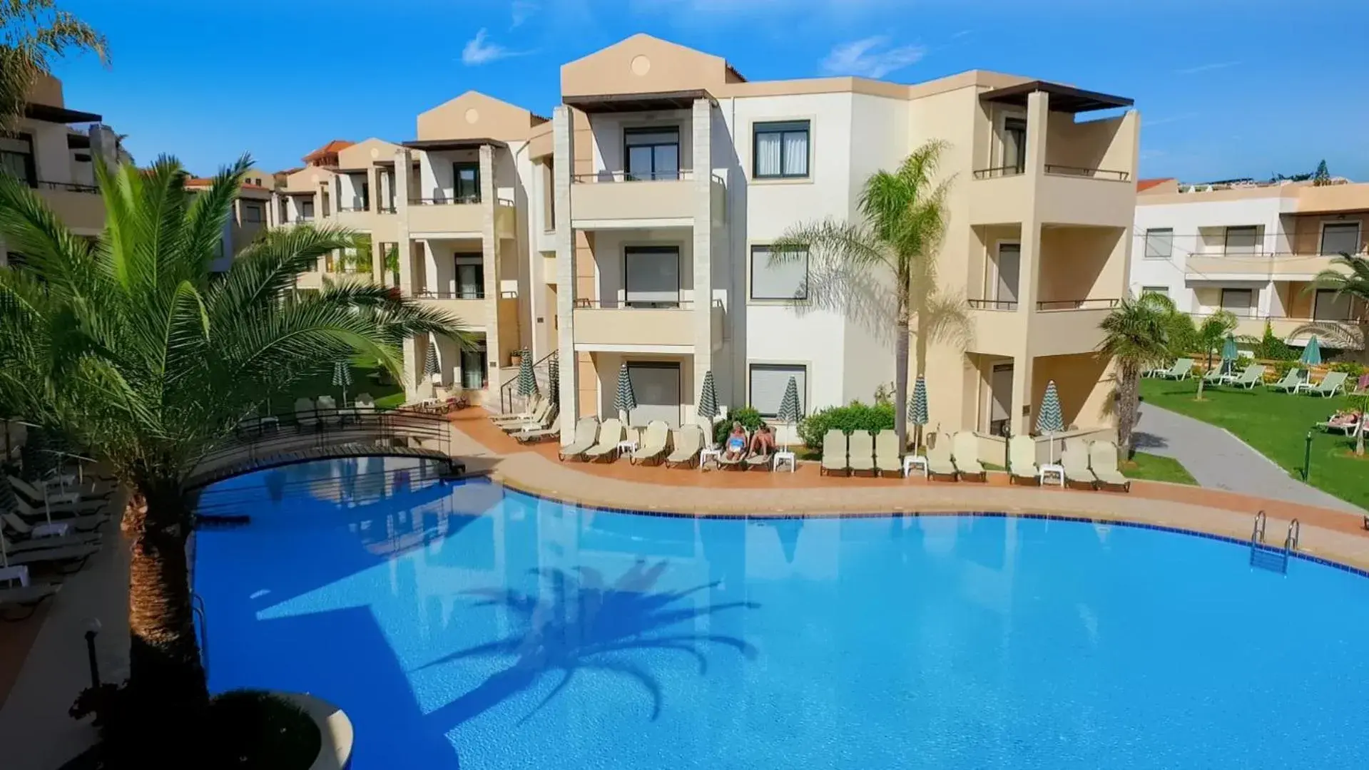 Property building in Creta Palm Resort Hotel & Apartments Property building in Creta Palm Resort Hotel & Apartments