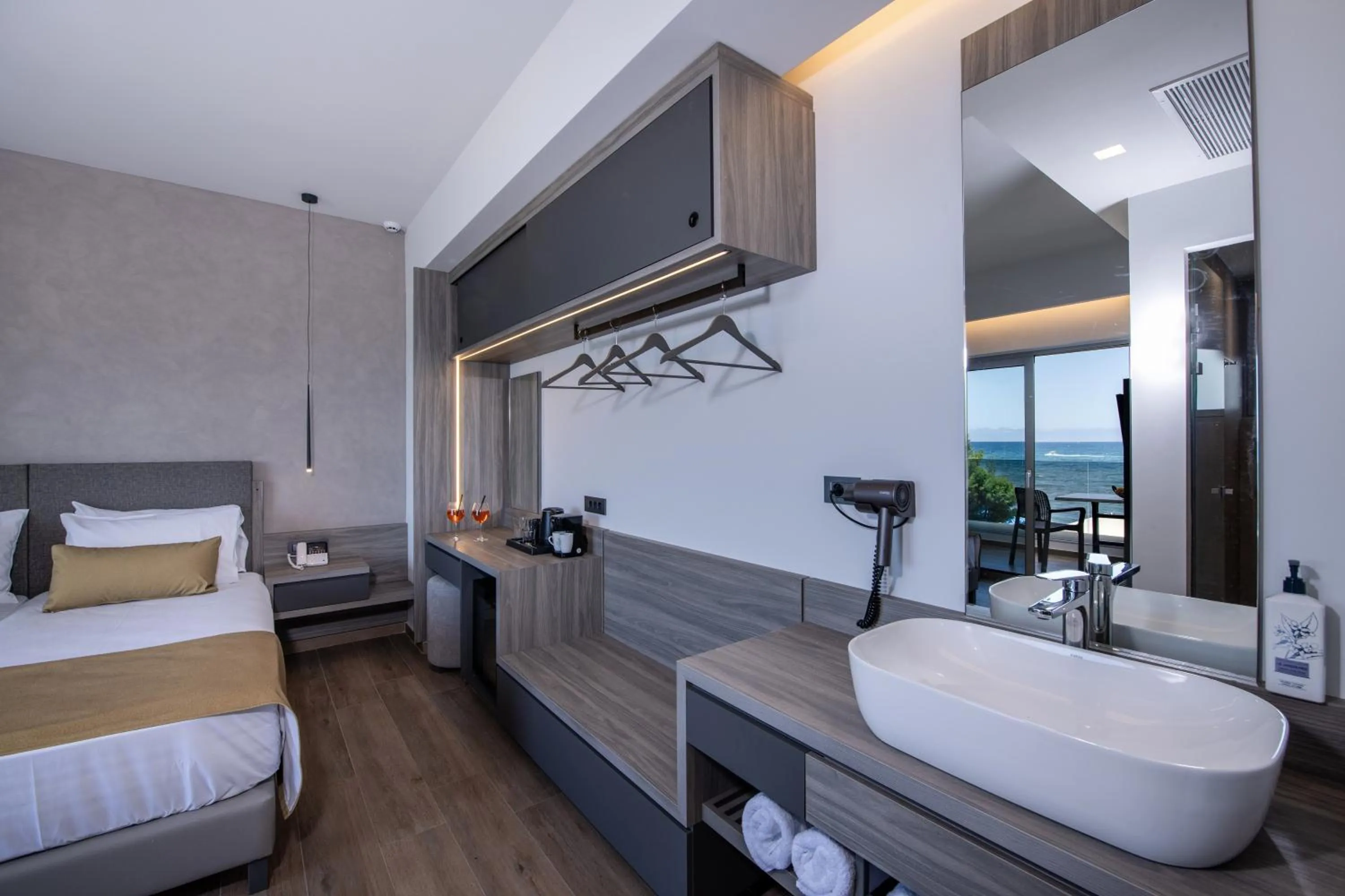 Bed in Creta Palm Resort Hotel & Apartments