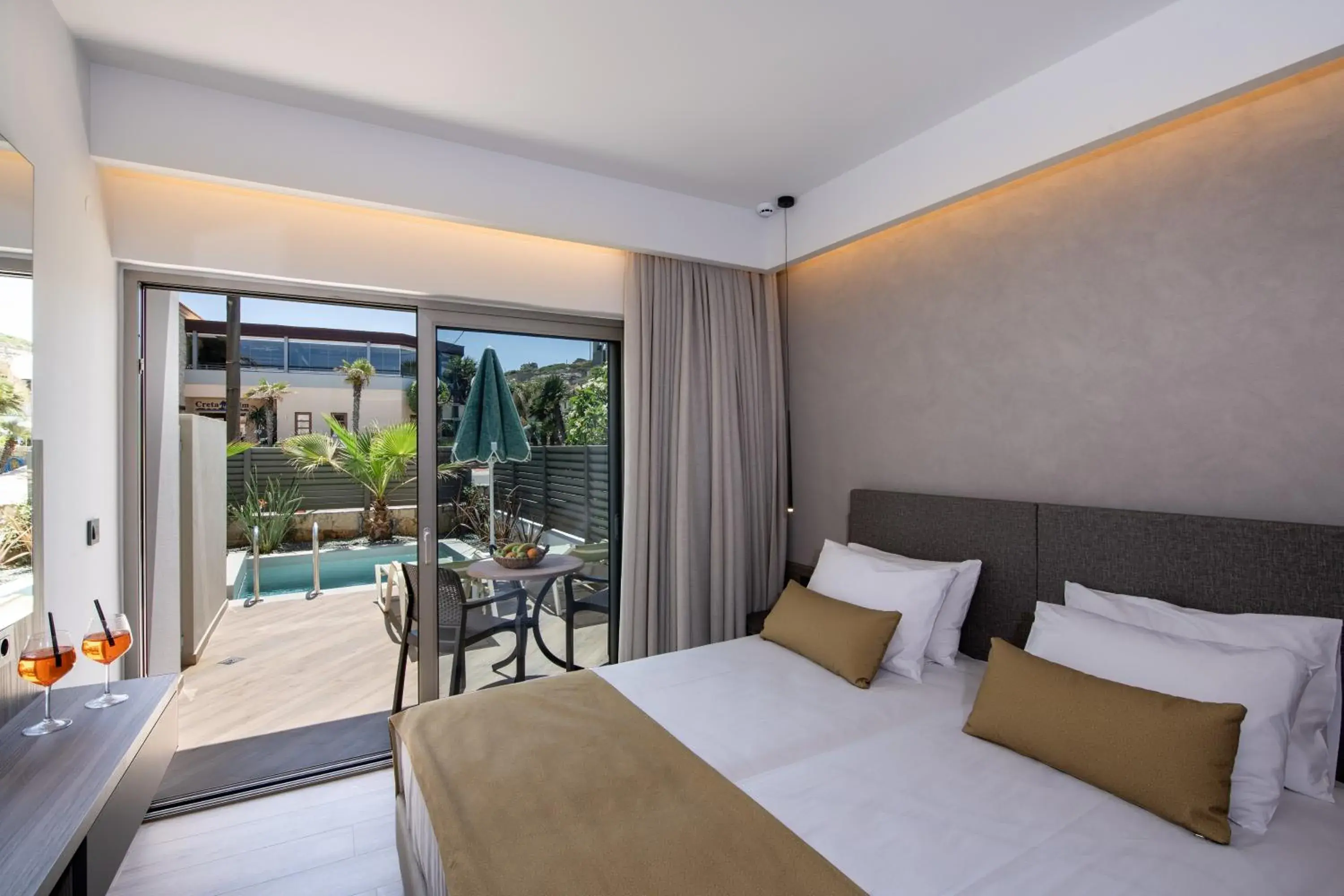 Bed in Creta Palm Resort Hotel & Apartments Bed in Creta Palm Resort Hotel & Apartments