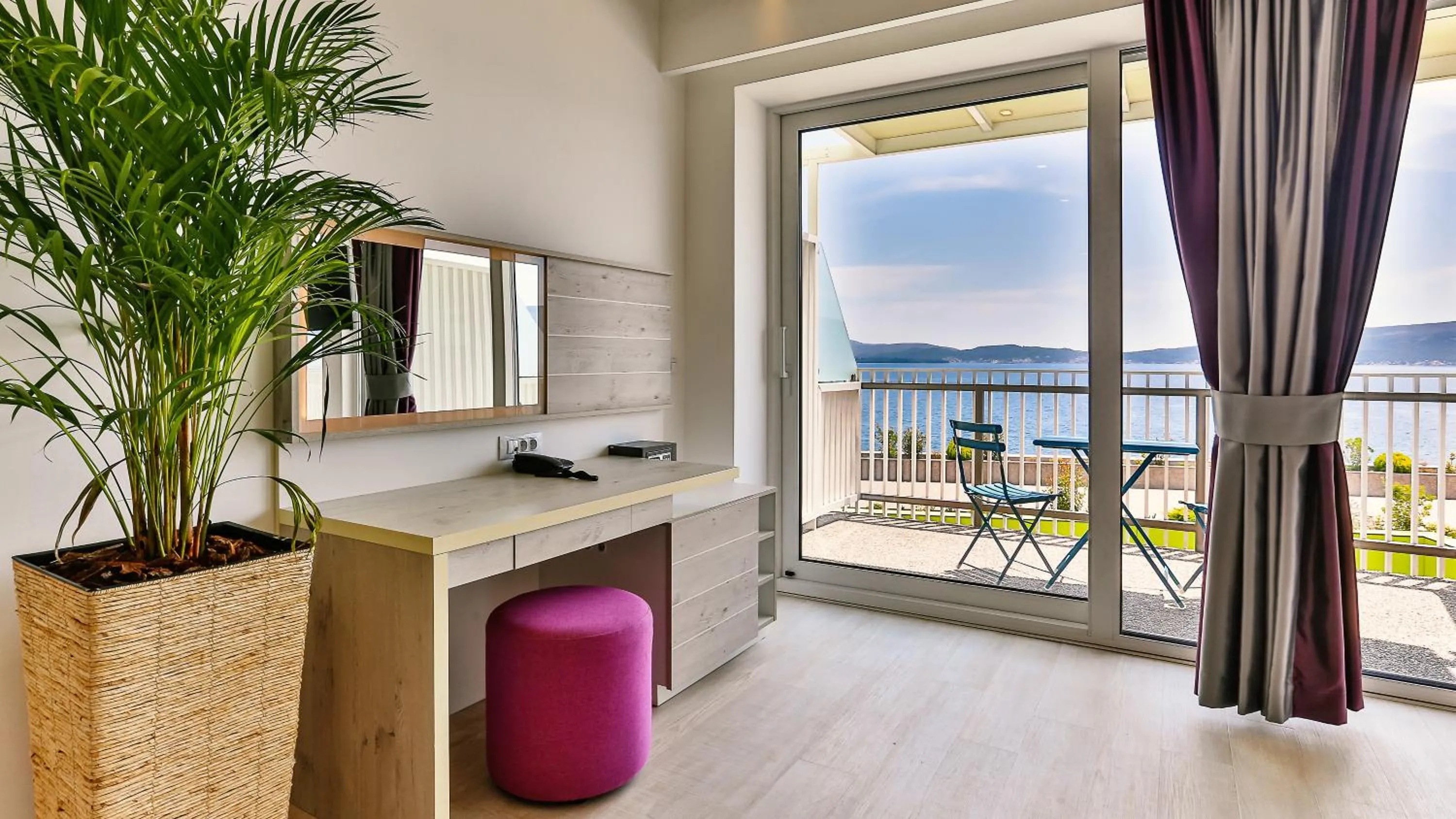 Bedroom in Carine Hotel Park