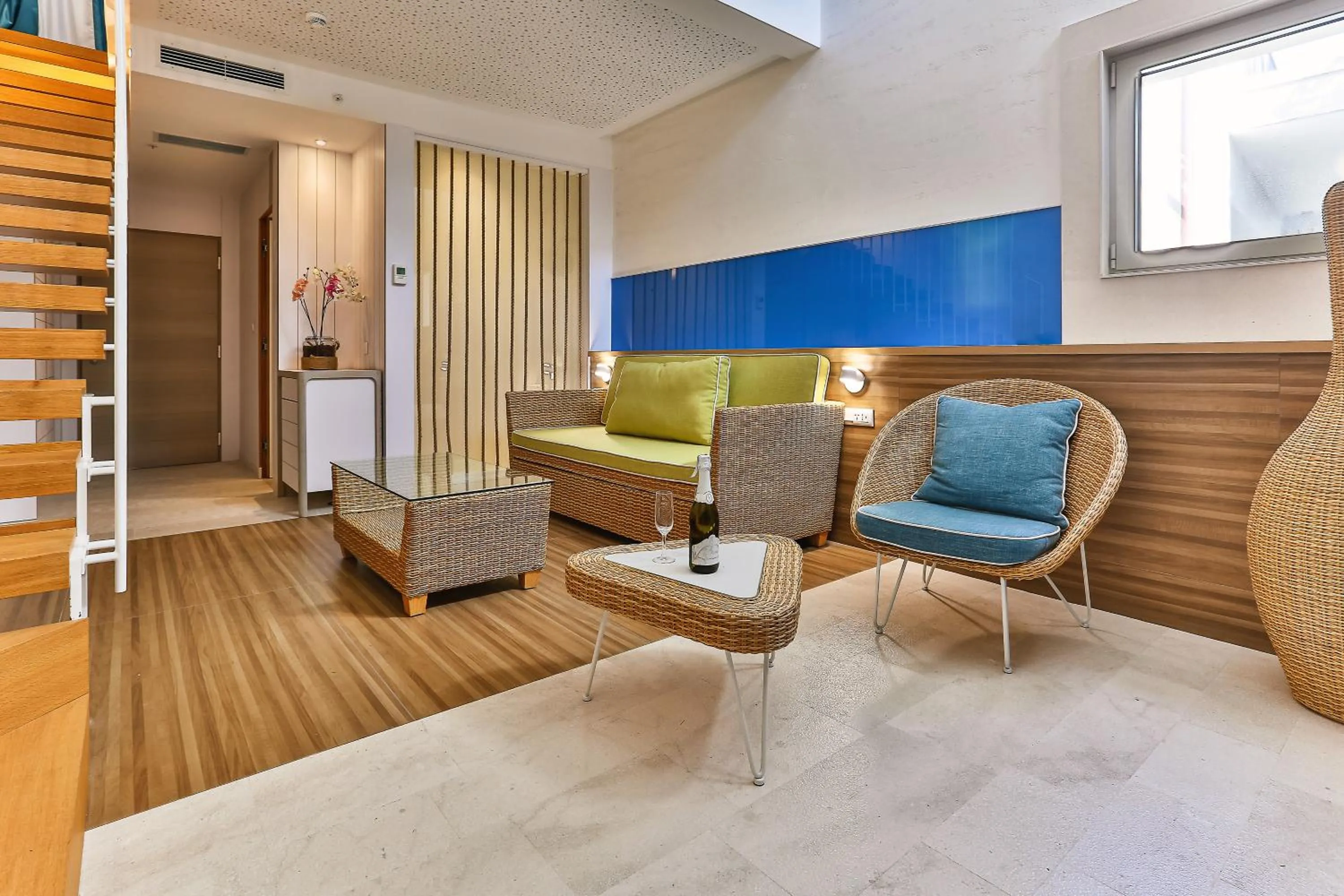 Seating area in Carine Hotel Park