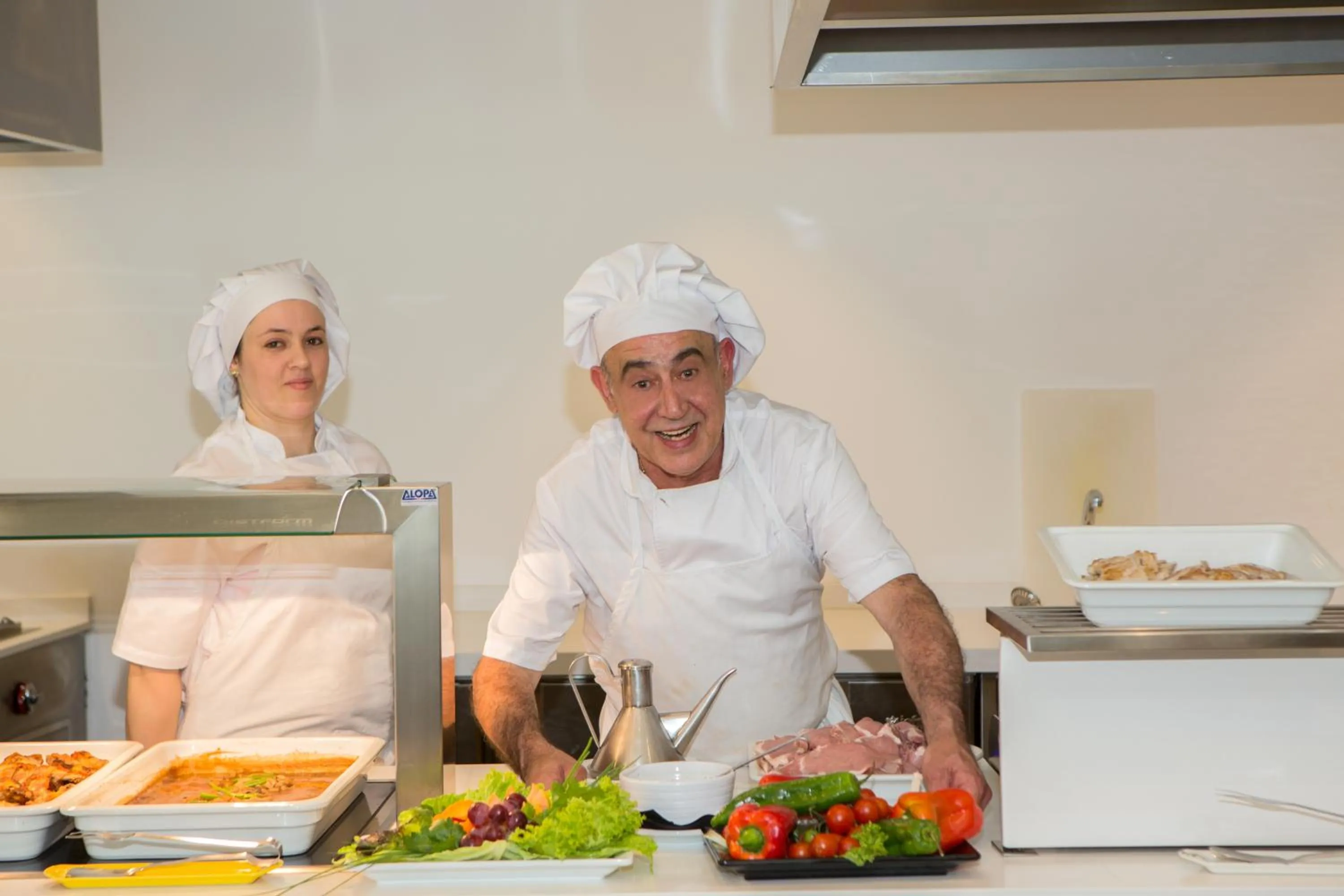 Restaurant/places to eat in Hotel Luxor