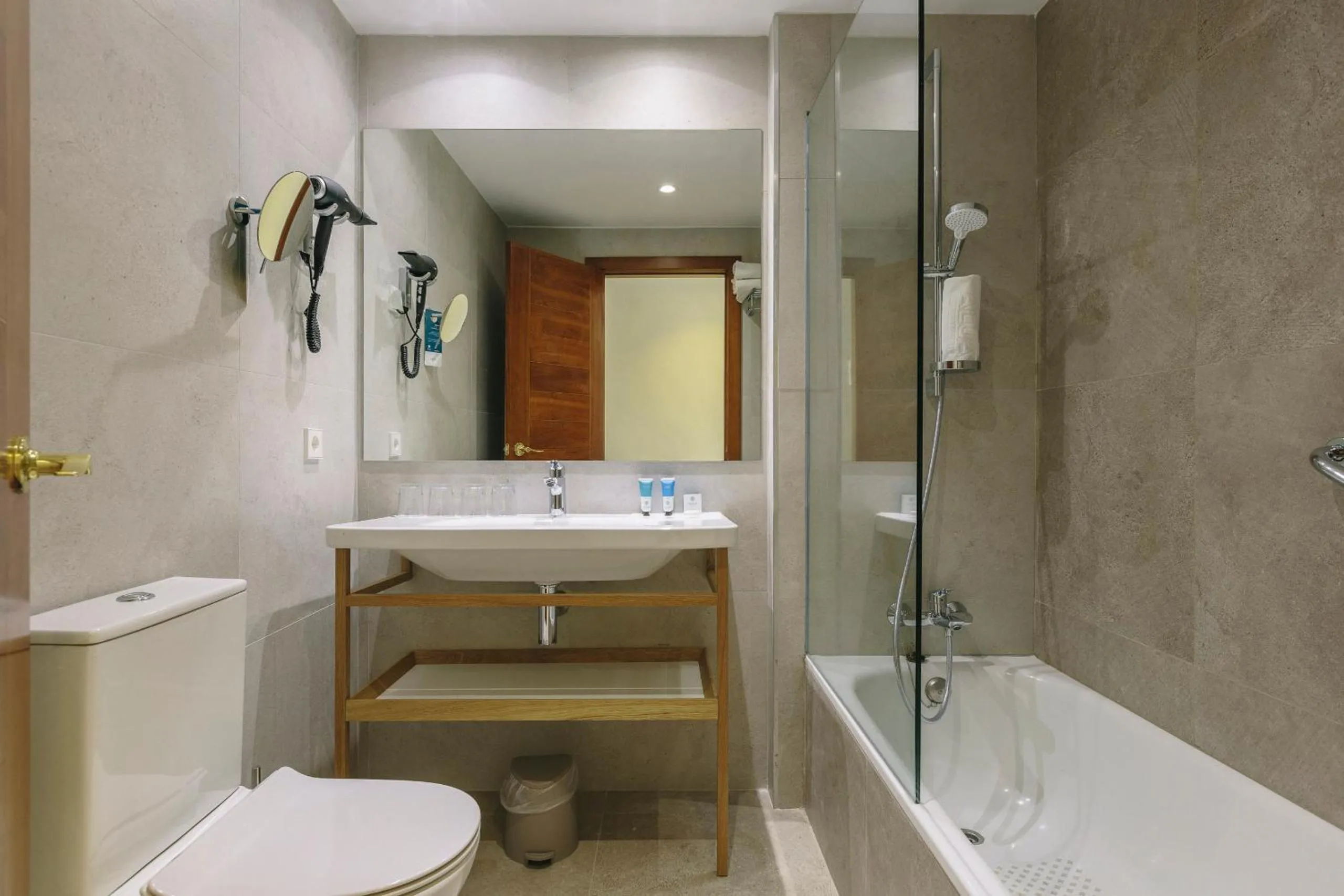 Shower in ILUNION Palmanova Mallorca