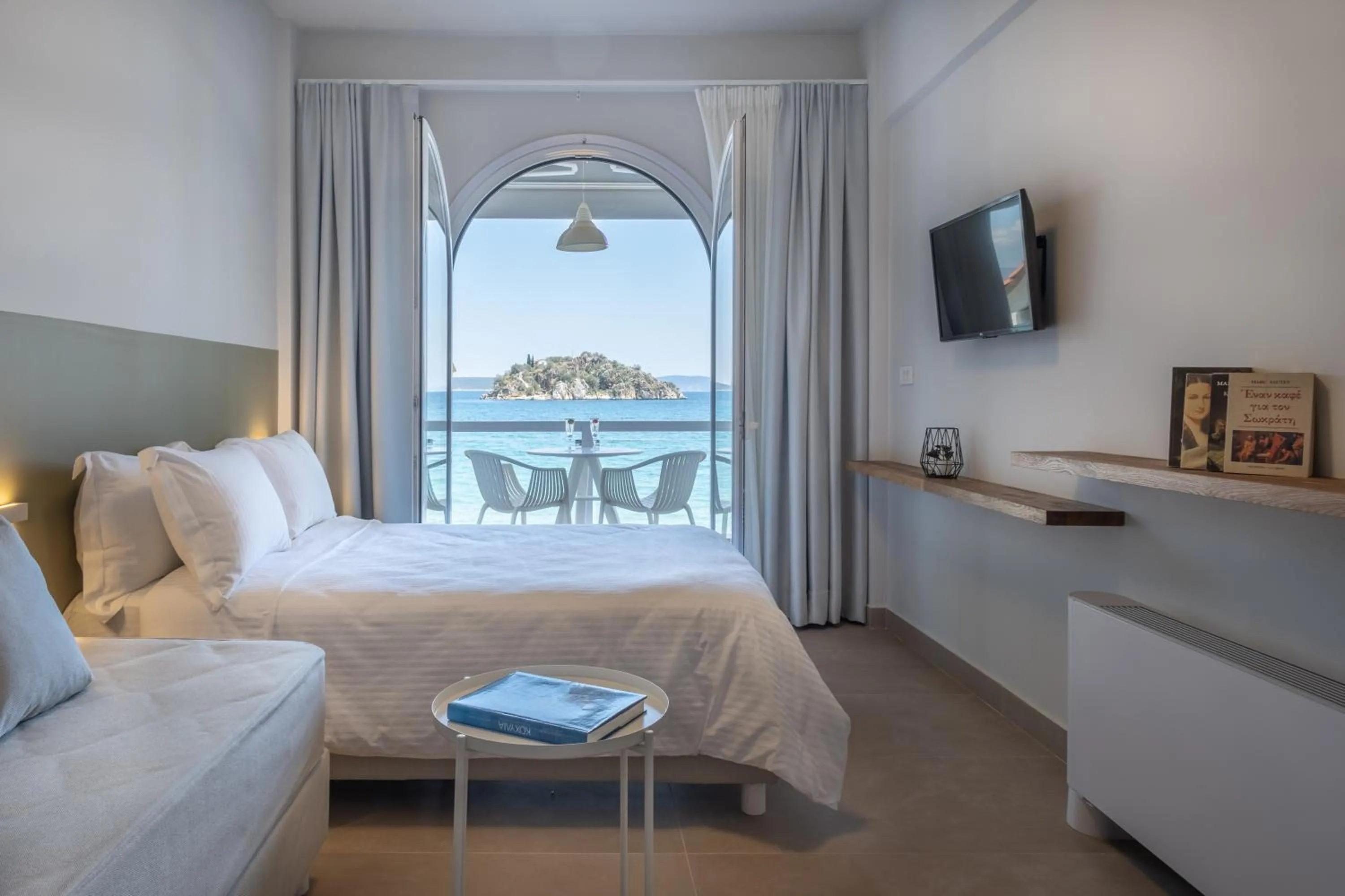 Bed in Nelly's Apartments