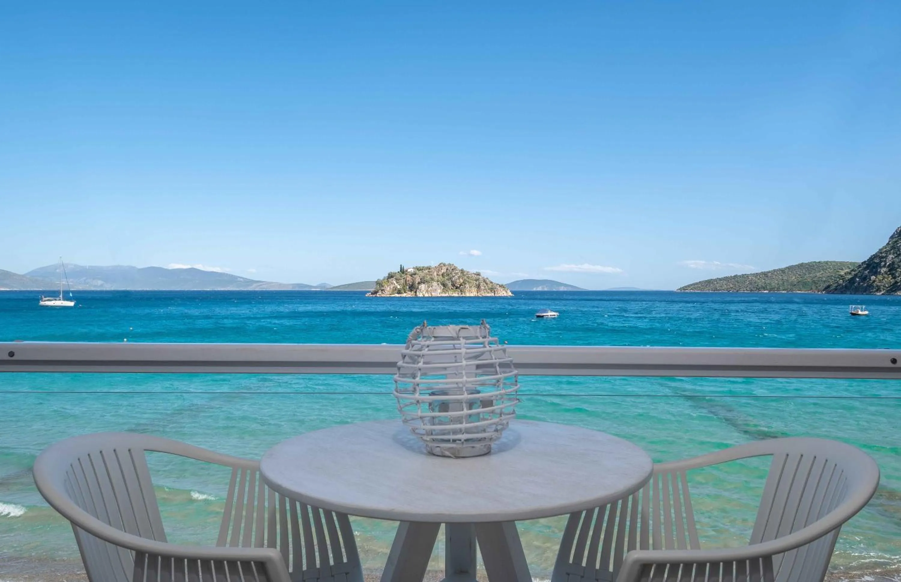 Summer in Nelly's Apartments