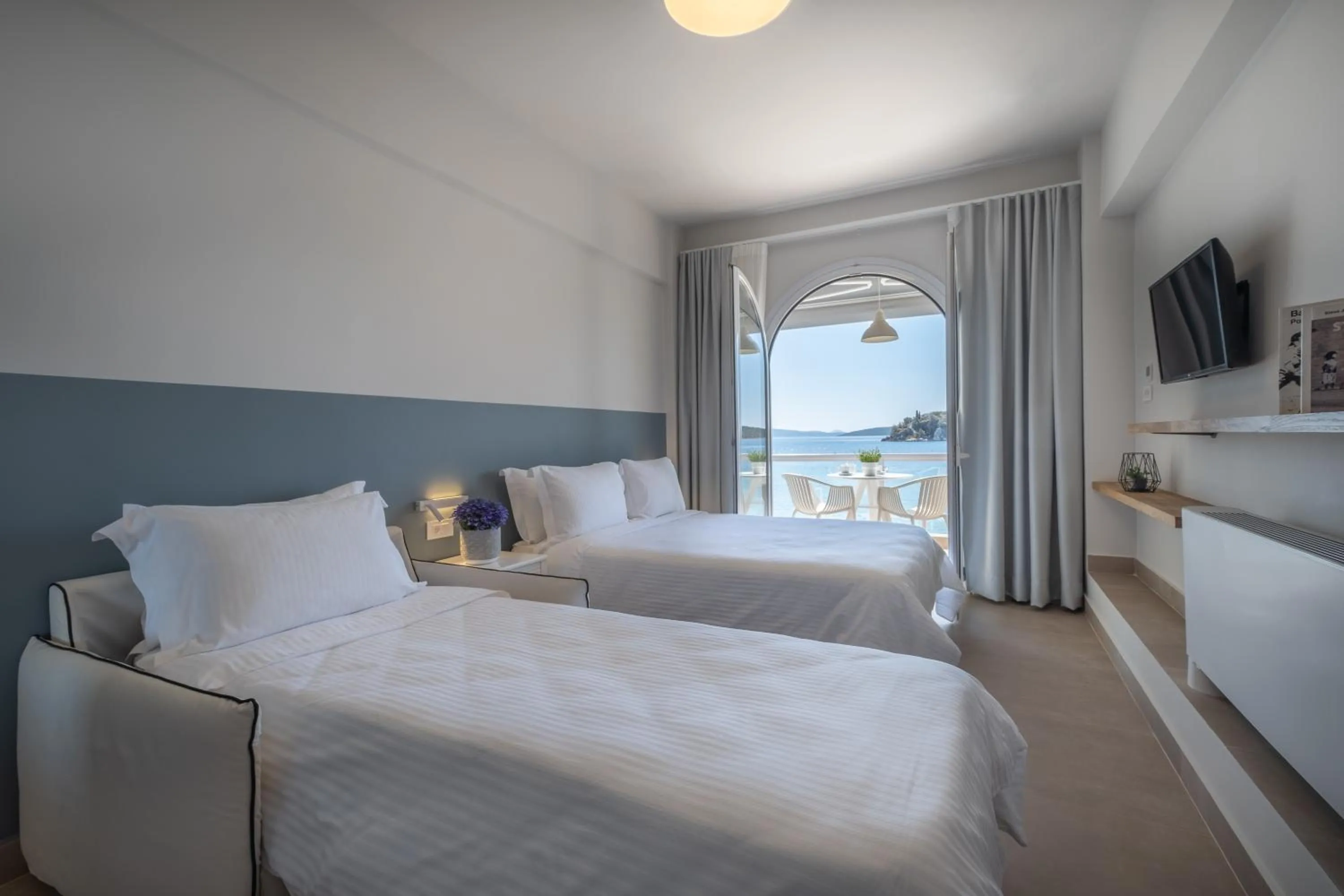 Bedroom, Bed in Nelly's Apartments