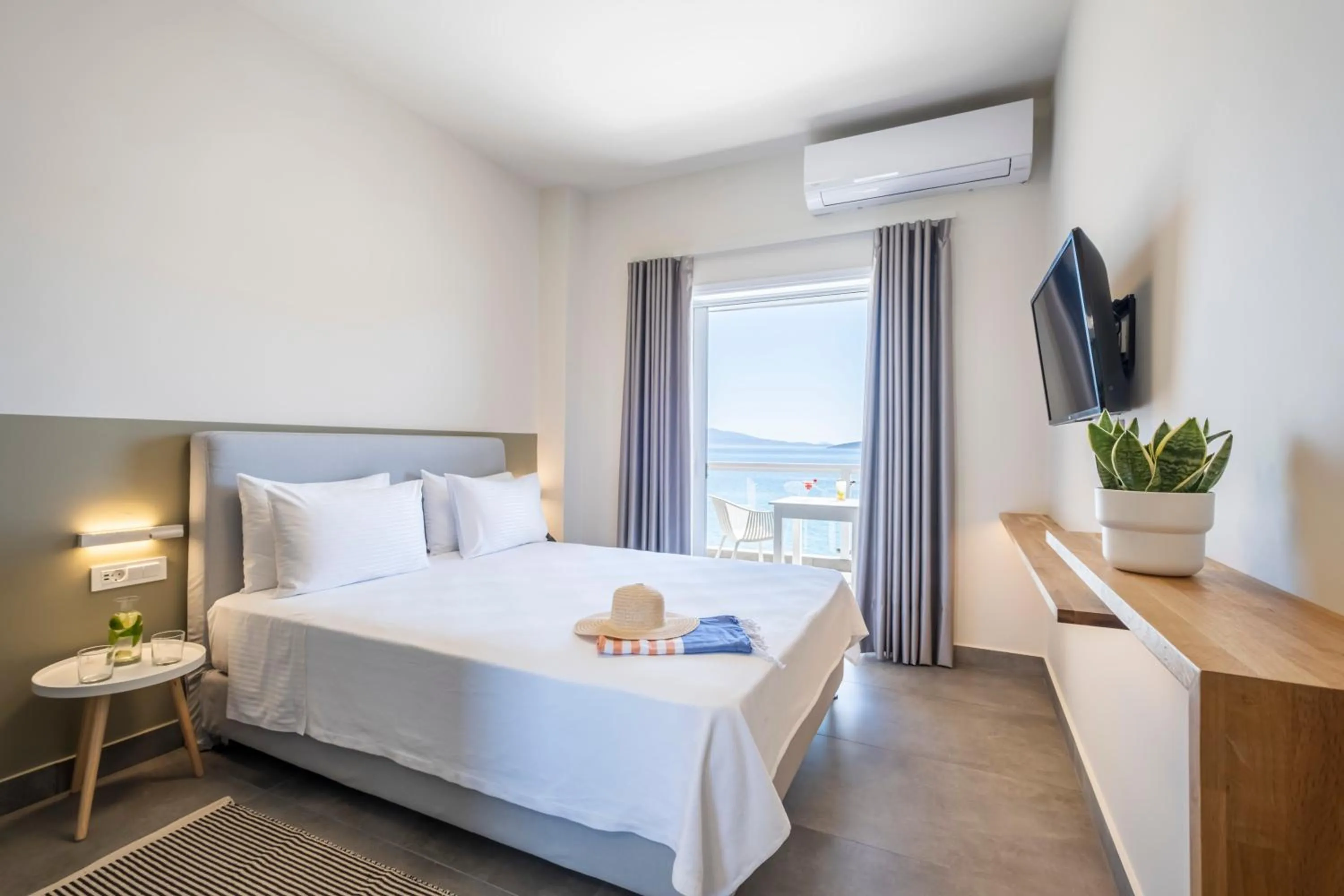 Bed in Nelly's Apartments