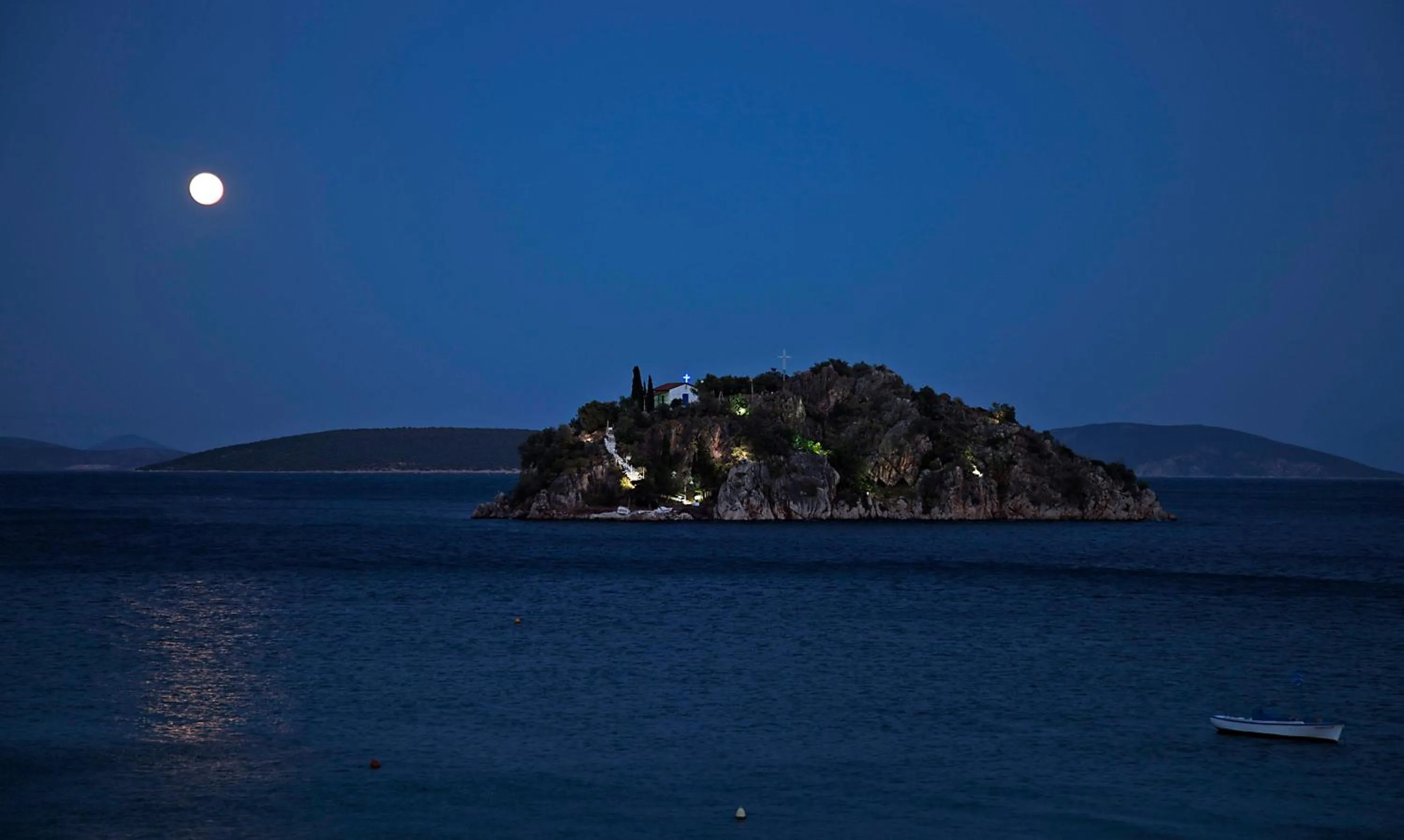 Night in Nelly's Apartments