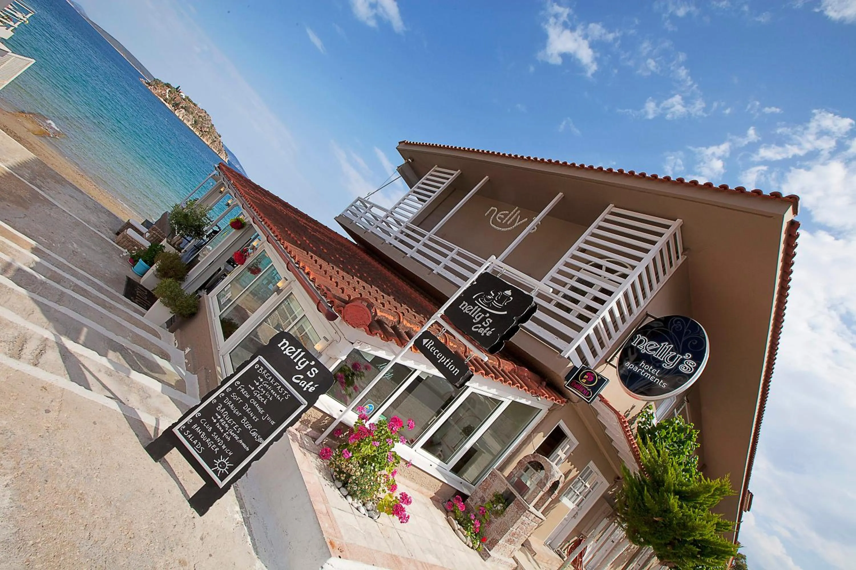 Lobby or reception in Nelly's Apartments