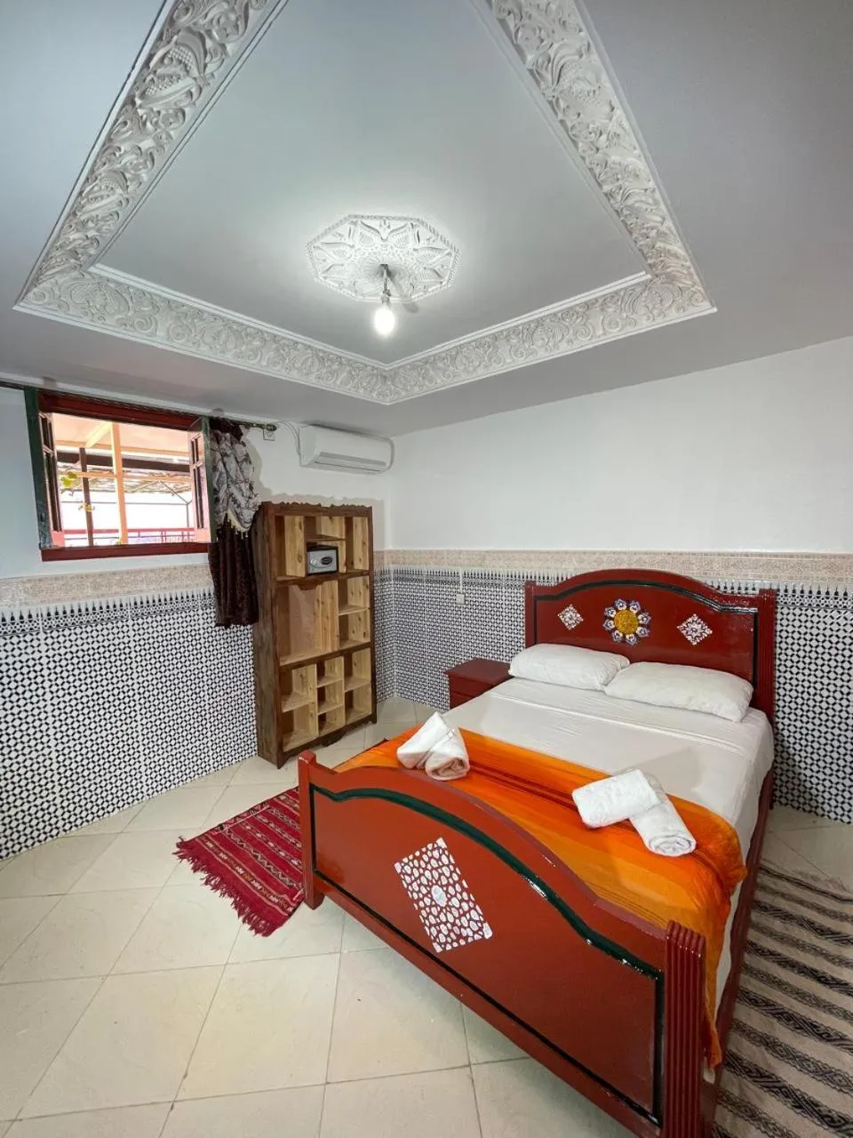 air conditioner, Bed in La Casa Espanyola