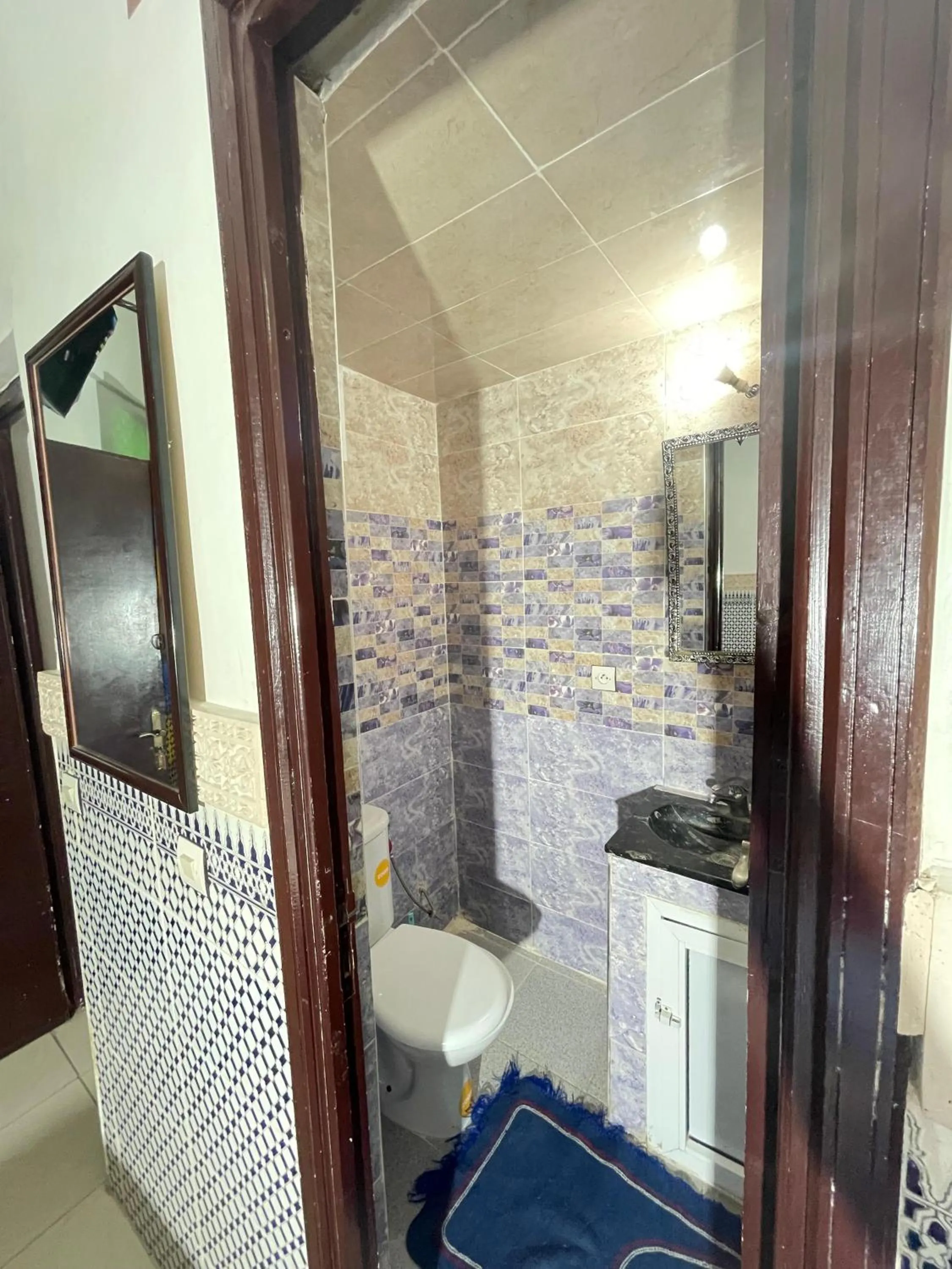 Shower in La Casa Espanyola