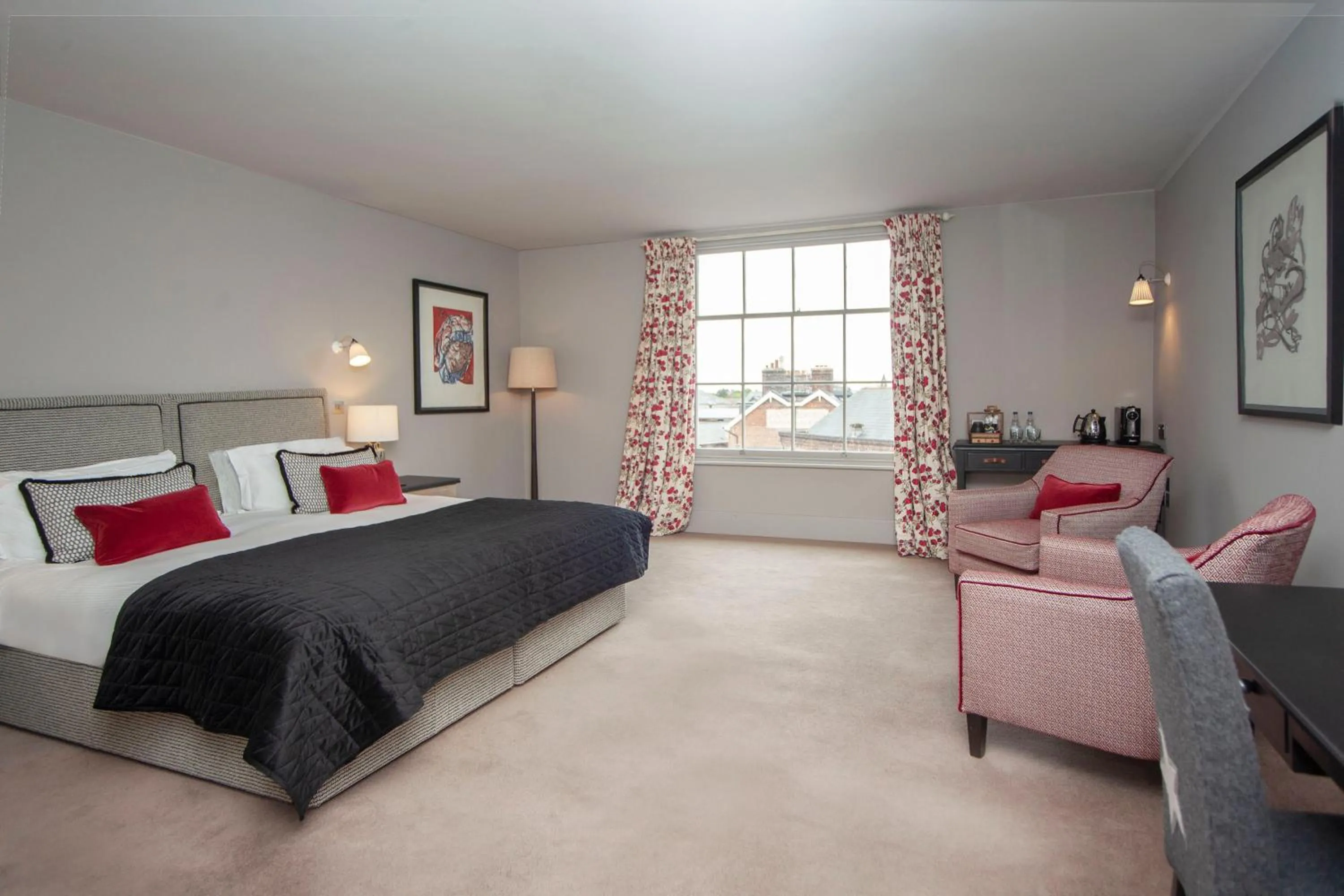 Bedroom, Bed in The Grosvenor Arms