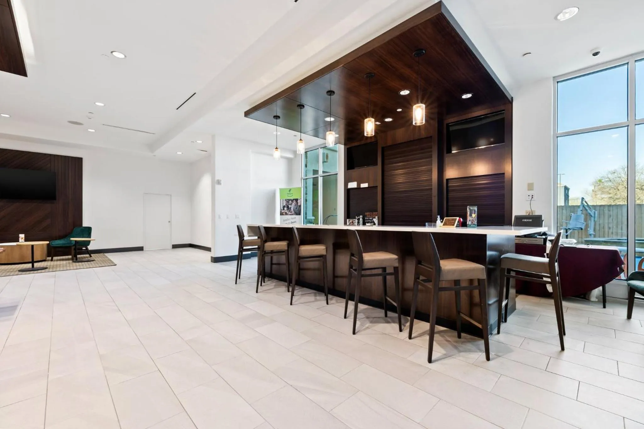 Lounge or bar in Holiday Inn Killeen - Fort Hood Area by IHG