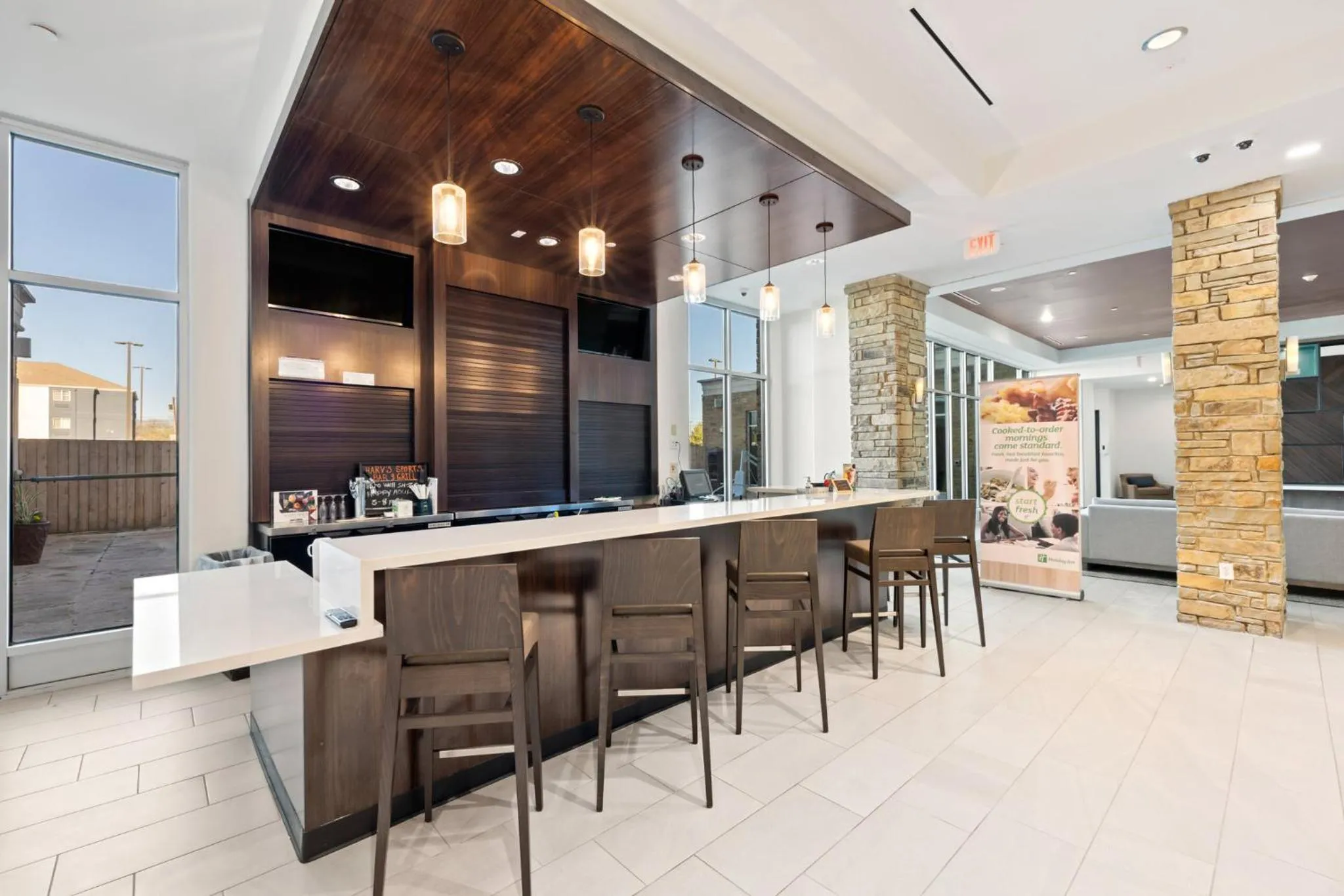 Lounge or bar in Holiday Inn Killeen - Fort Hood Area by IHG