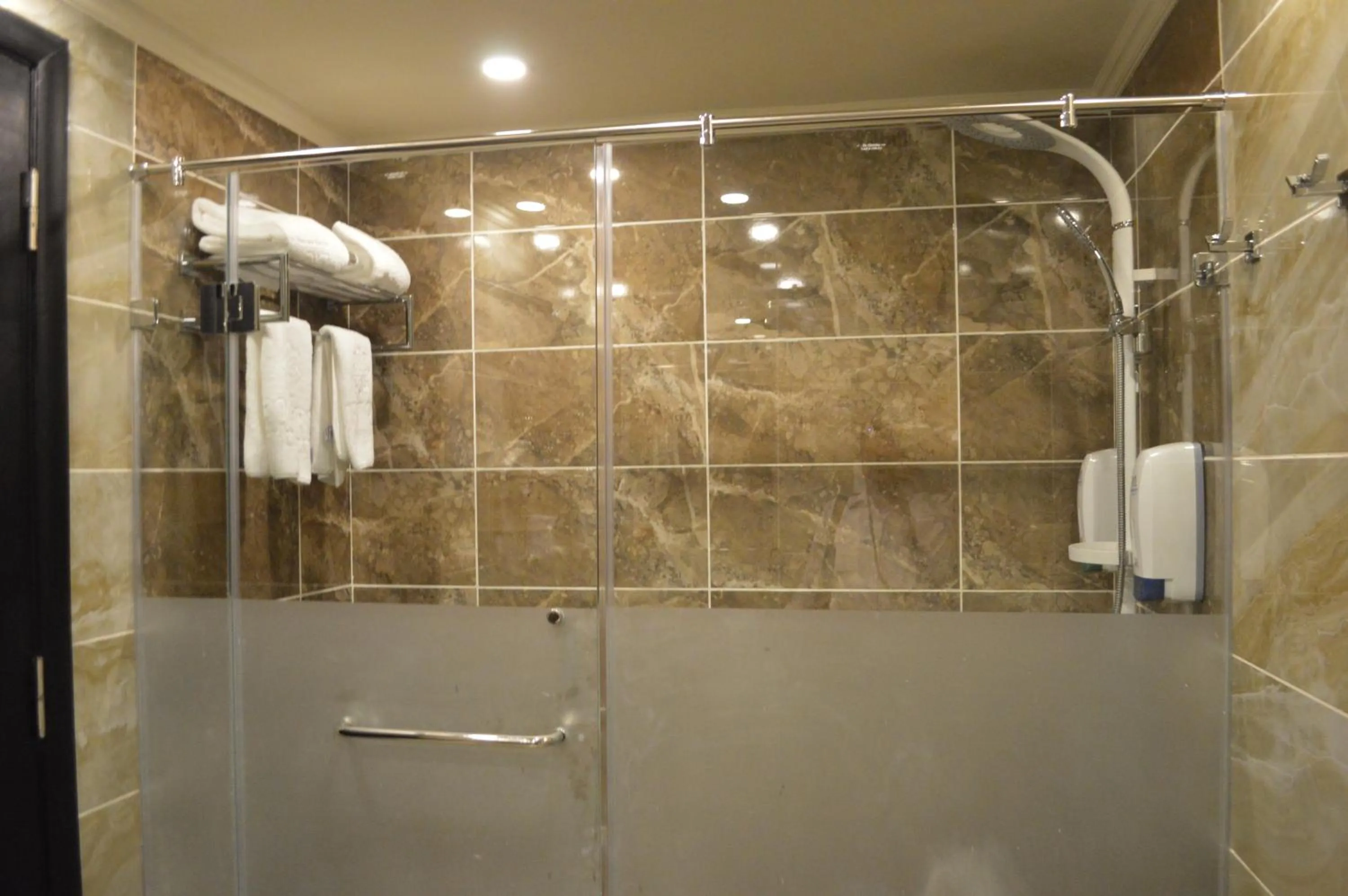 Shower in Eastern Al Montazah Hotel