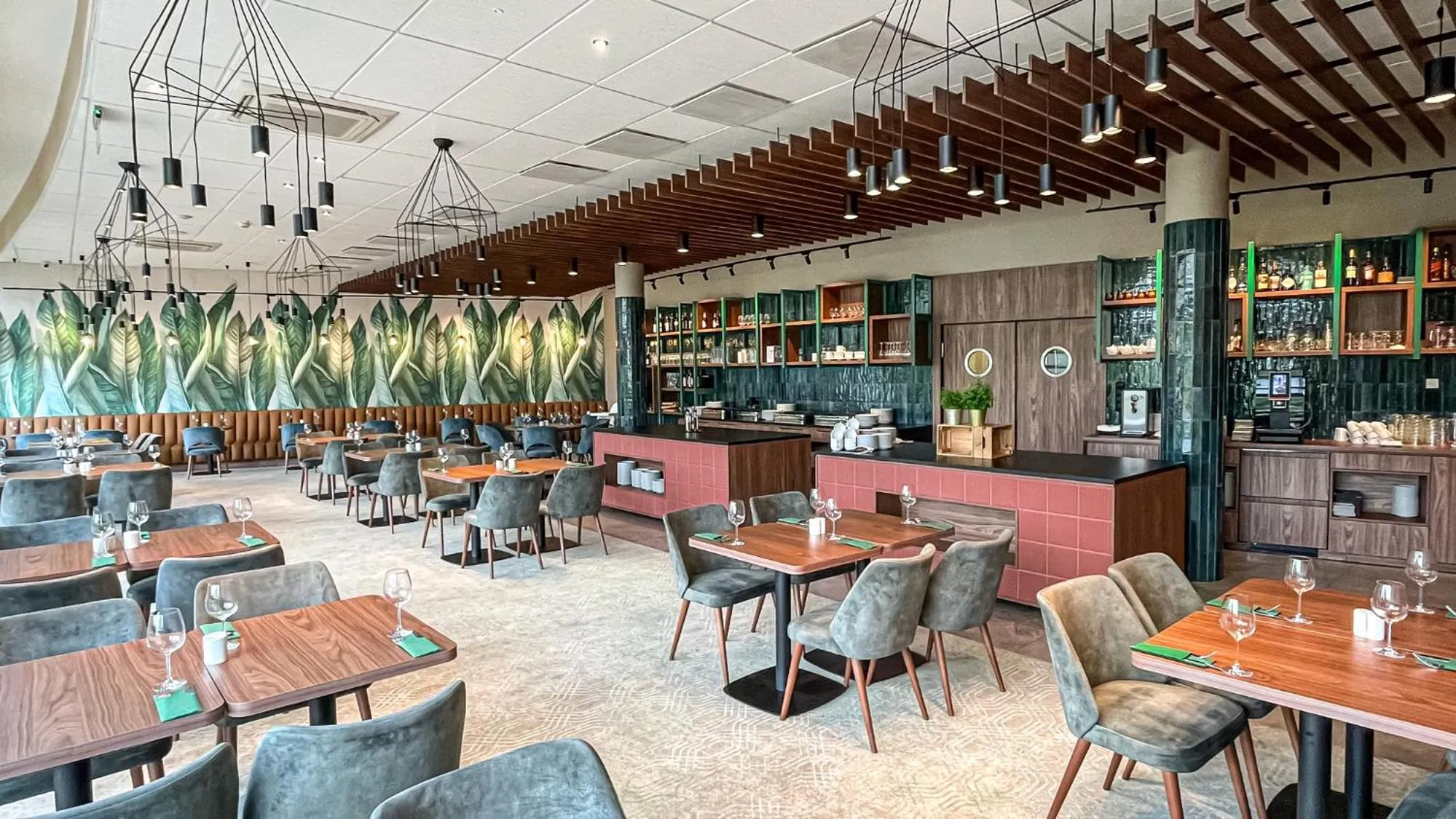 Restaurant/places to eat in Hotel Victor Pruszków DeSilva