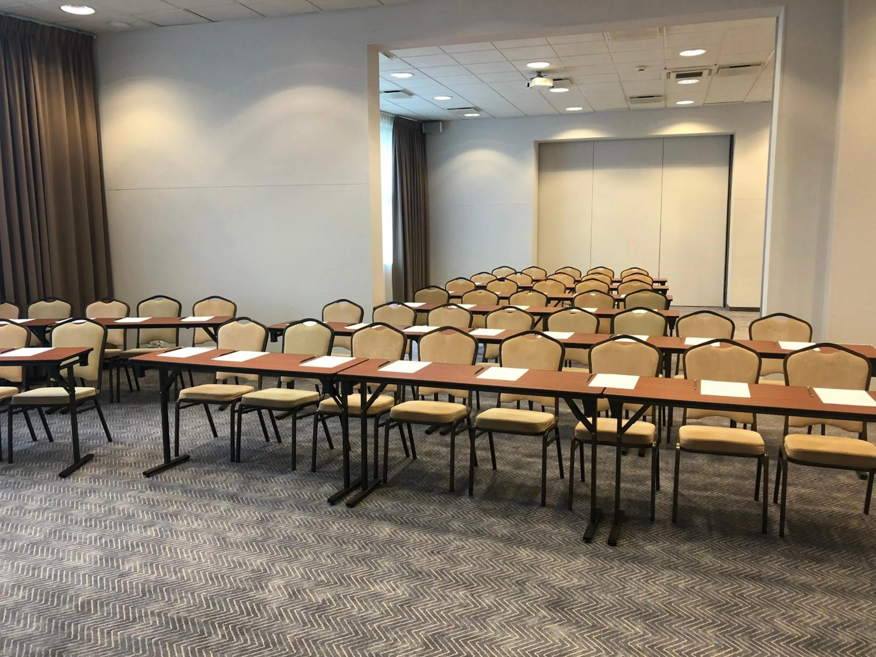 Meeting/conference room in Hotel Victor Pruszków DeSilva