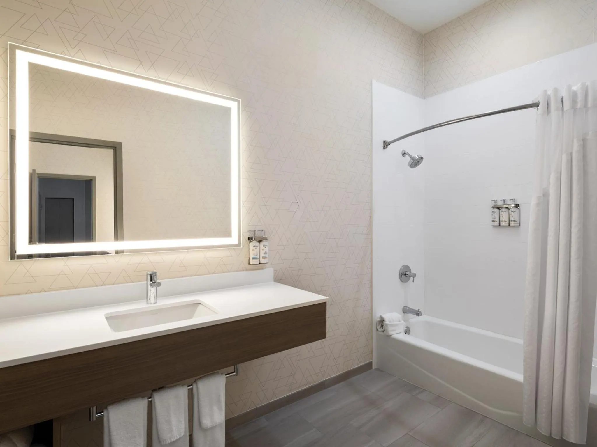 Photo of the whole room in Holiday Inn Express Meadville (I-79 Exit 147a) by IHG