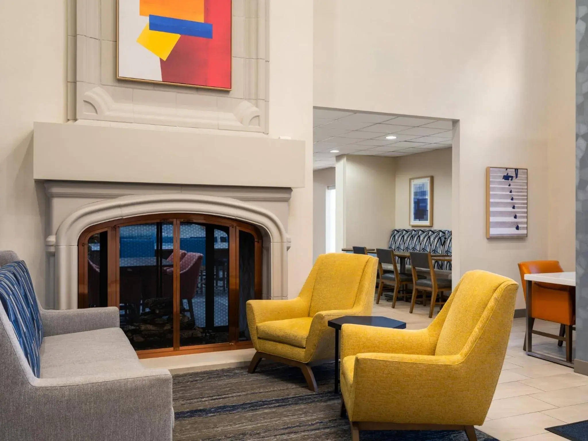 Property building in Holiday Inn Express Meadville (I-79 Exit 147a) by IHG Property building in Holiday Inn Express Meadville (I-79 Exit 147a) by IHG