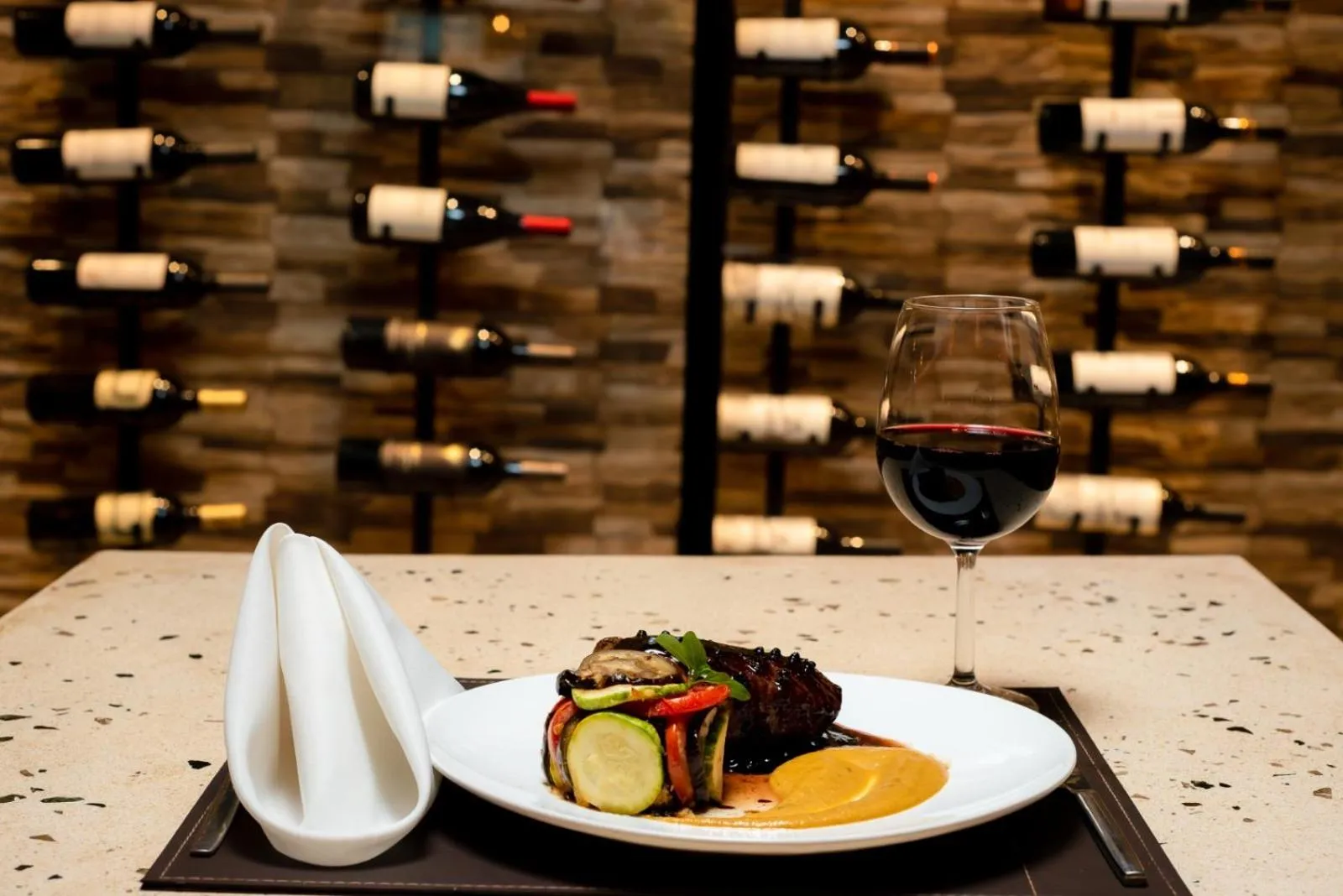 Food and drinks in La Reserva Virgin Lodge